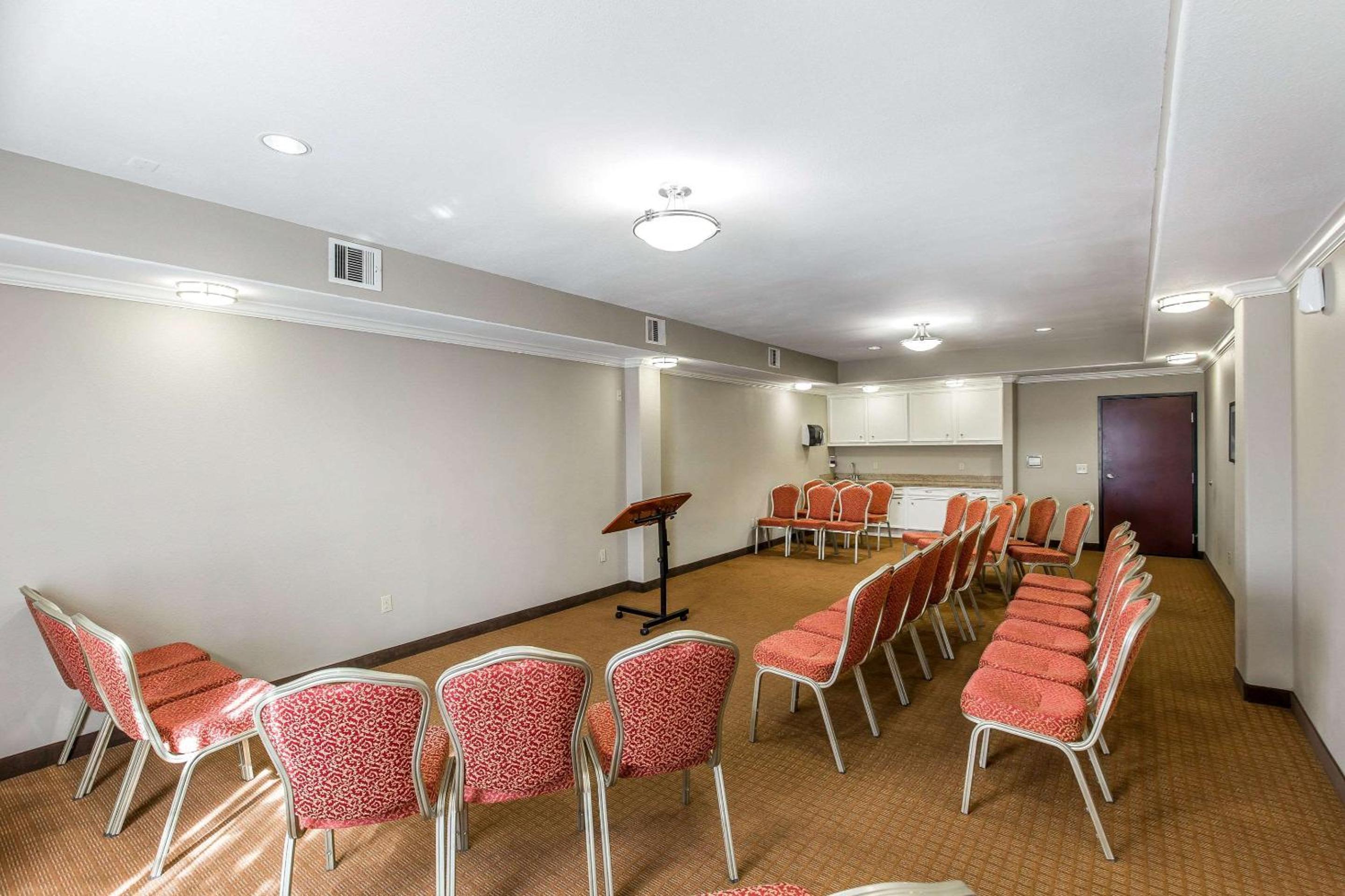 Sleep Inn Suites Bush Intercontinental - IAH East - Property Image 9