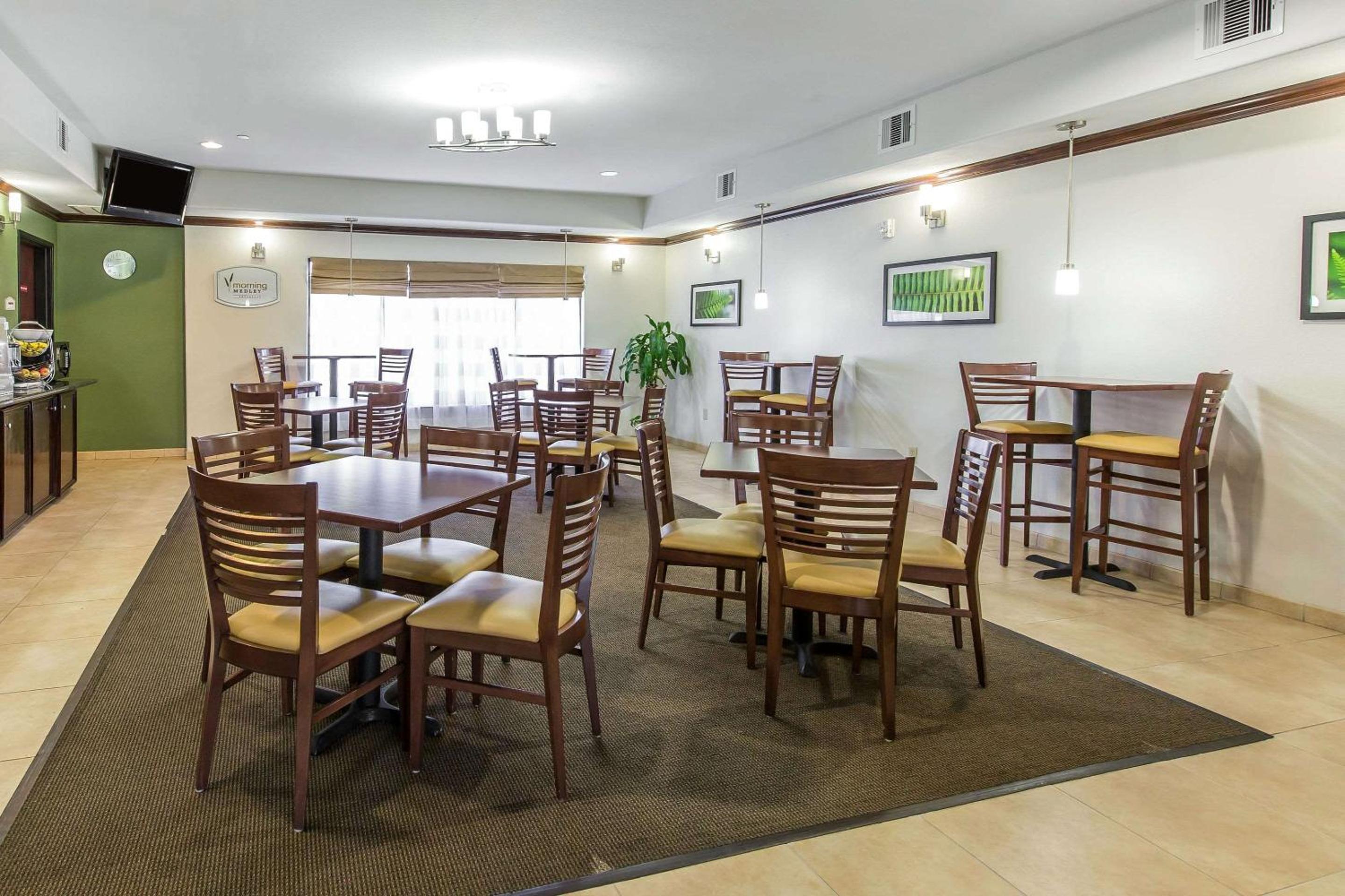 Sleep Inn Suites Bush Intercontinental - IAH East - Property Image 13