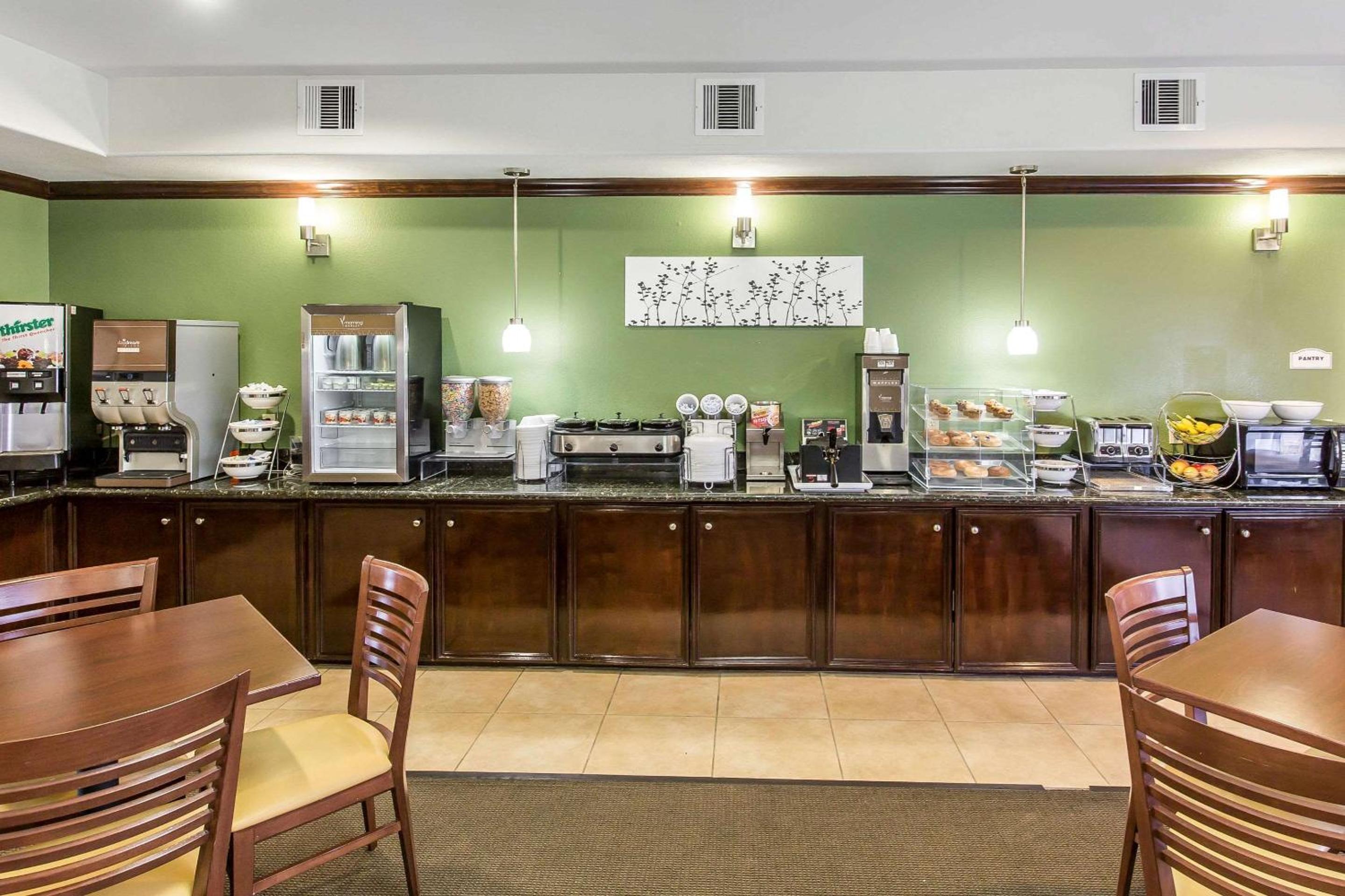 Sleep Inn Suites Bush Intercontinental - IAH East - Property Image 11
