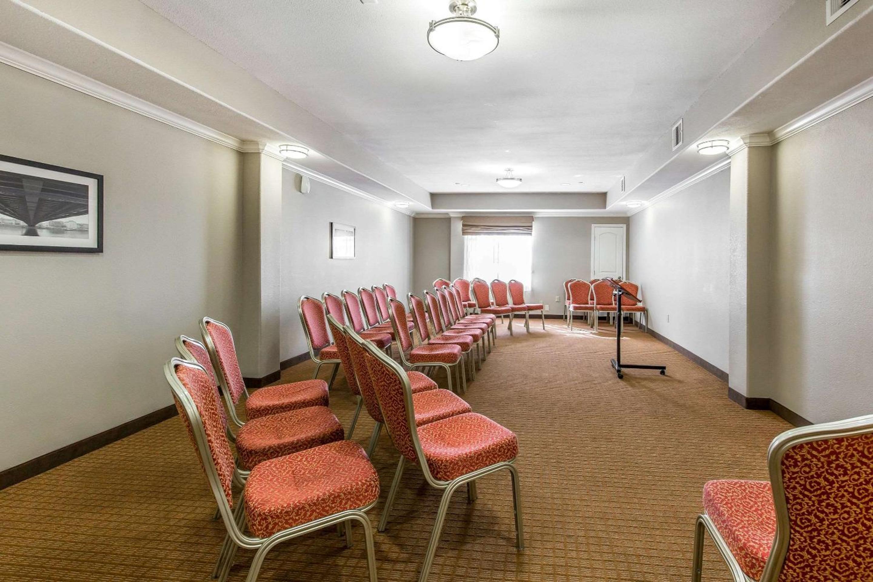 Sleep Inn Suites Bush Intercontinental - IAH East - Property Image 1