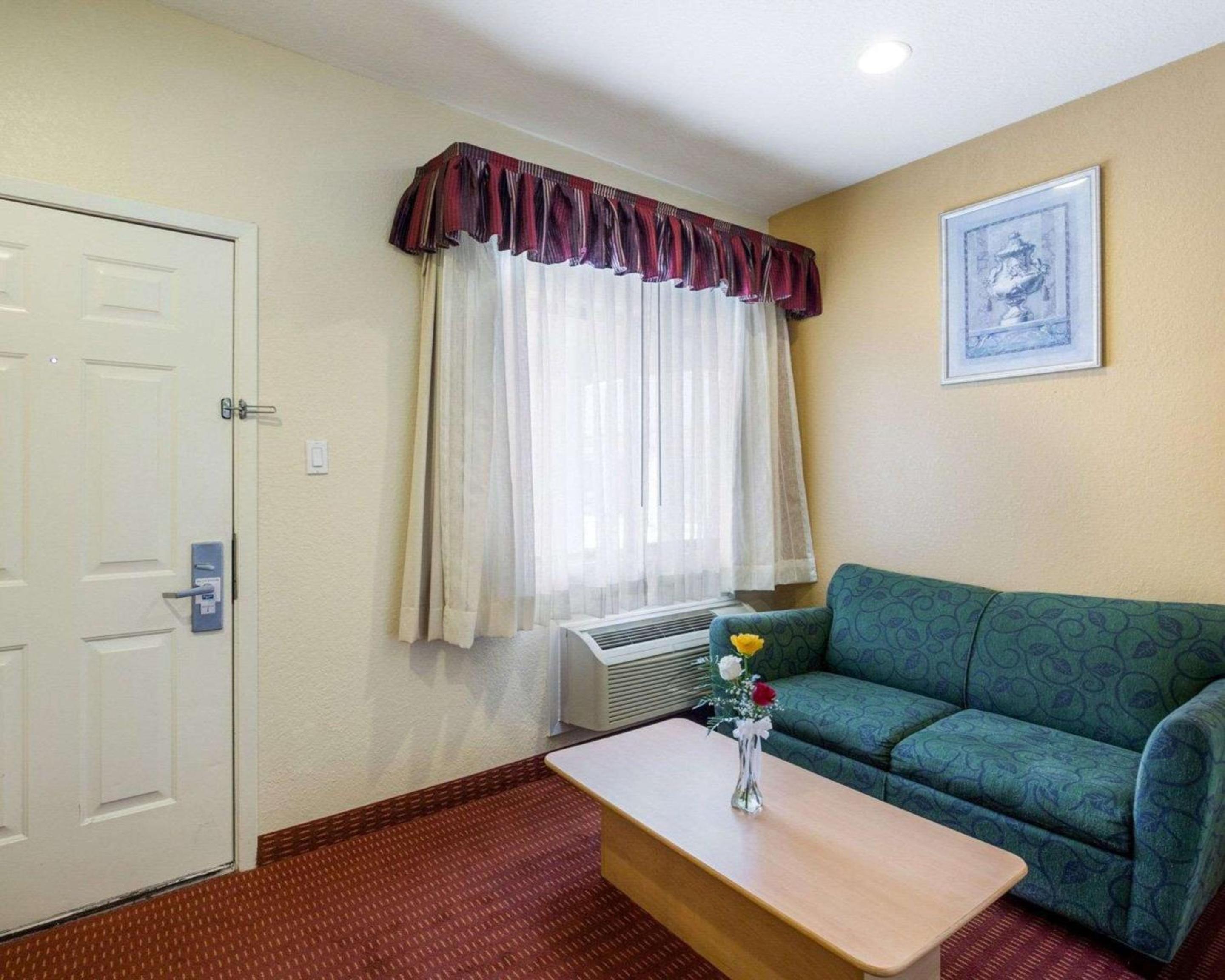 Scottish Inn Suites IAH West - Property Image 8