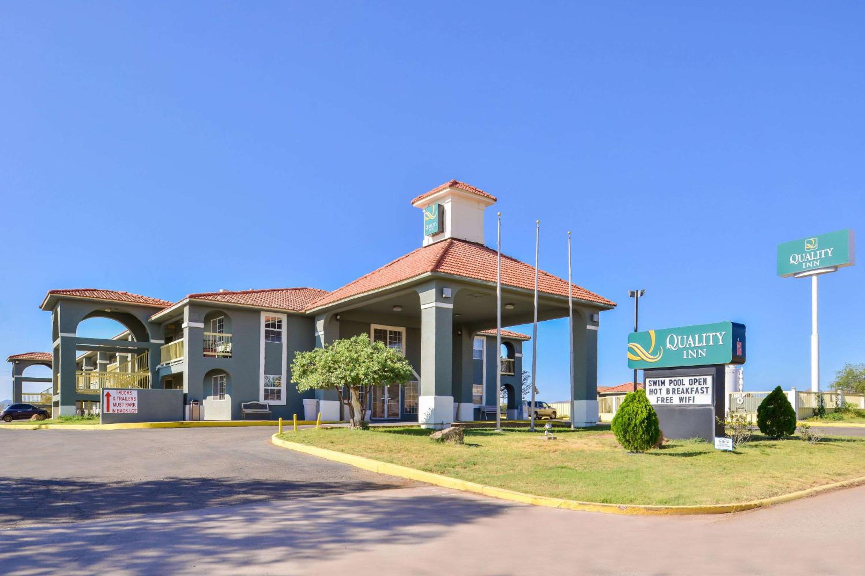Van Horn Vacations - Quality Inn Van Horn - Property Image 1