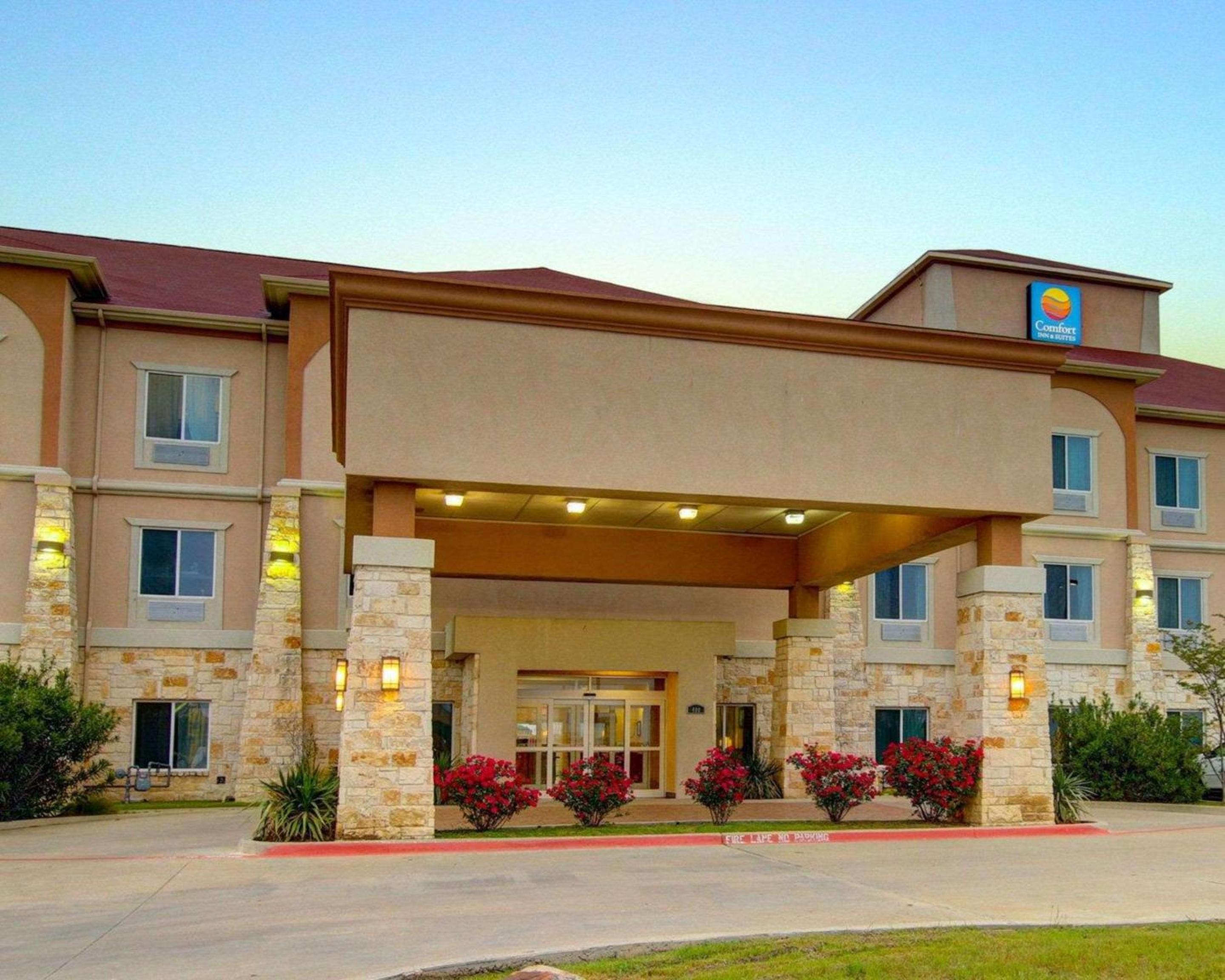 Dallas / Fort Worth Vacations - Comfort Inn  Suites - Property Image 1
