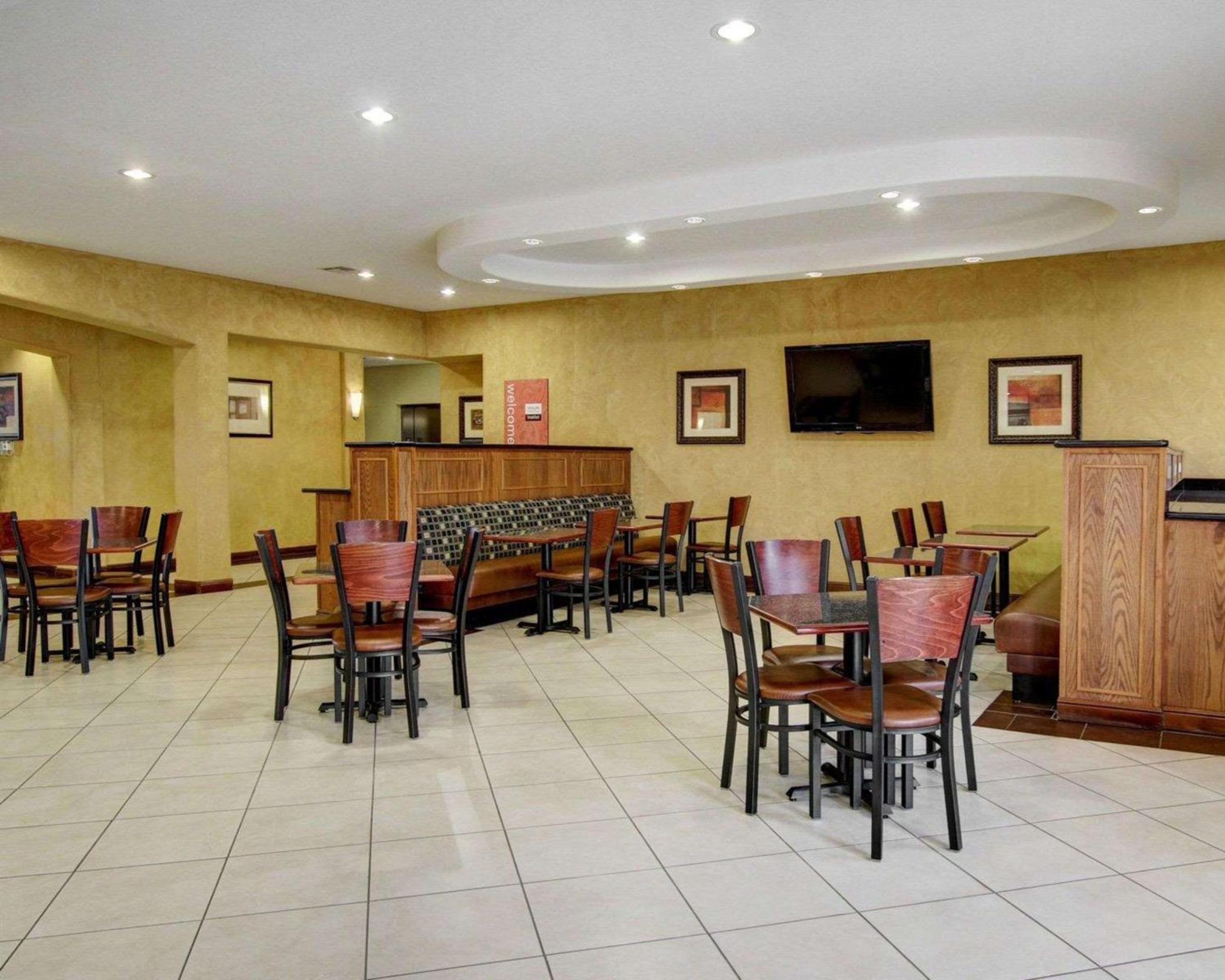 Comfort Inn  Suites - Property Image 6