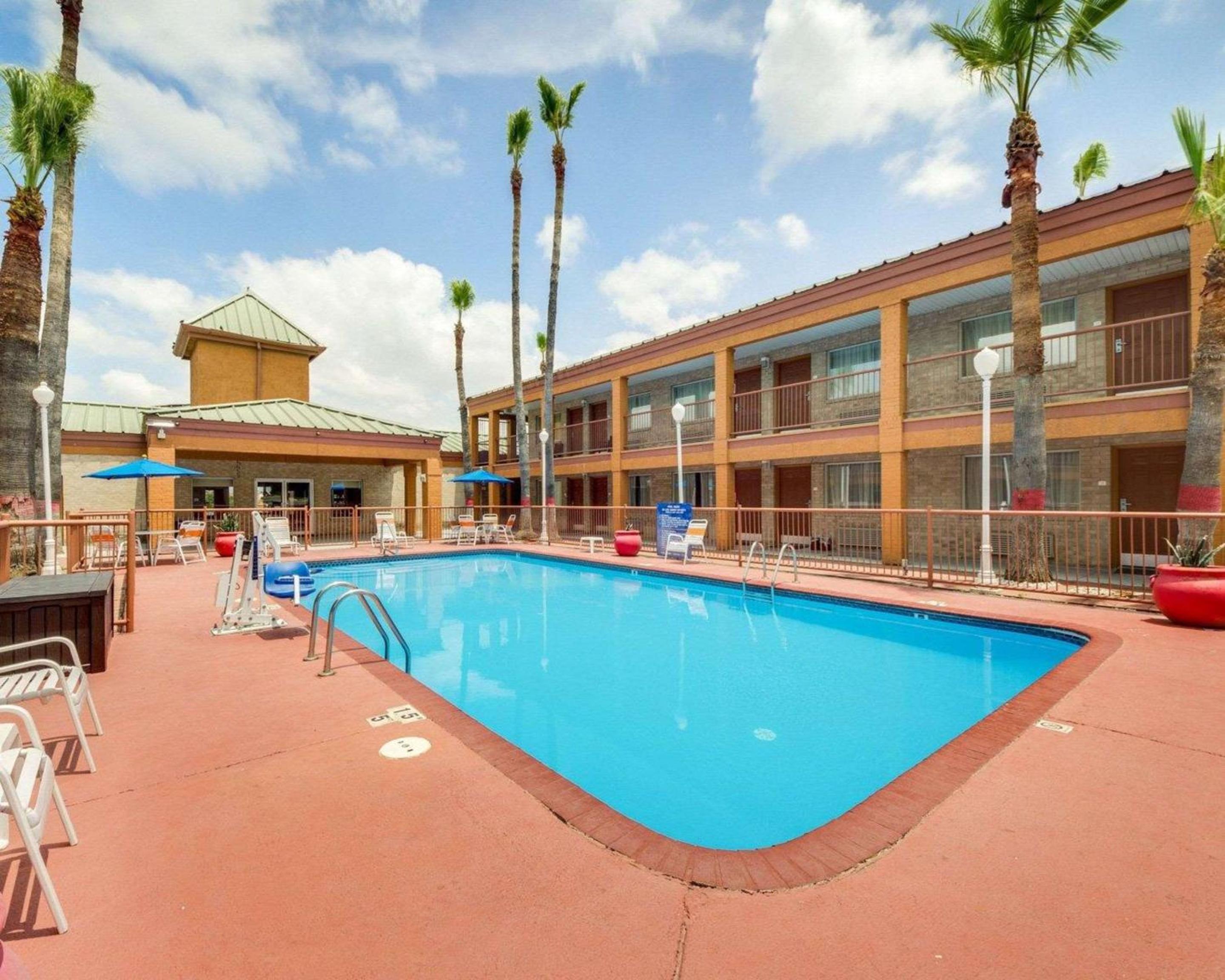 Econo Lodge Inn & Suites Eagle Pass
