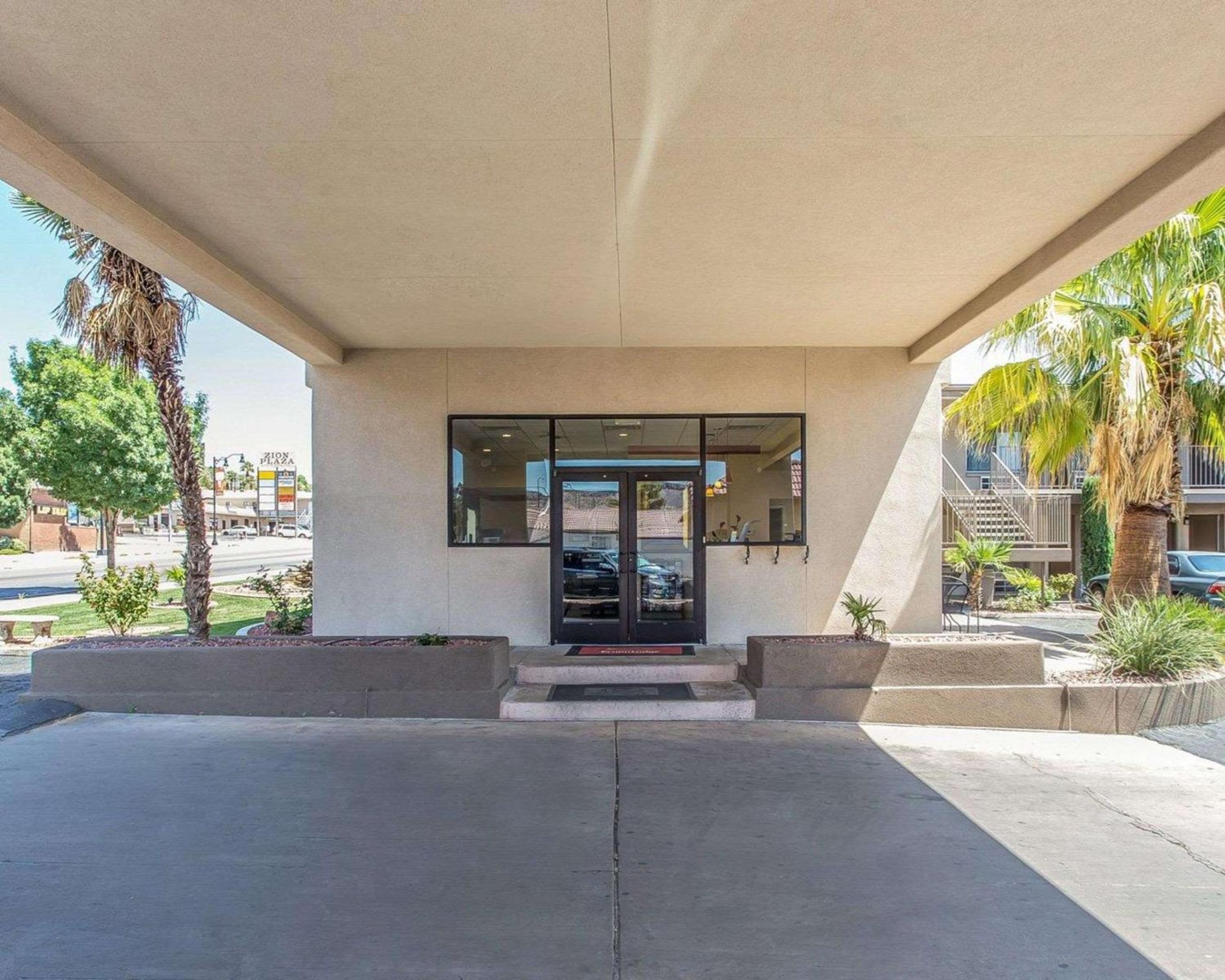 Econo Lodge St George North - Near Pioneer Park view 5