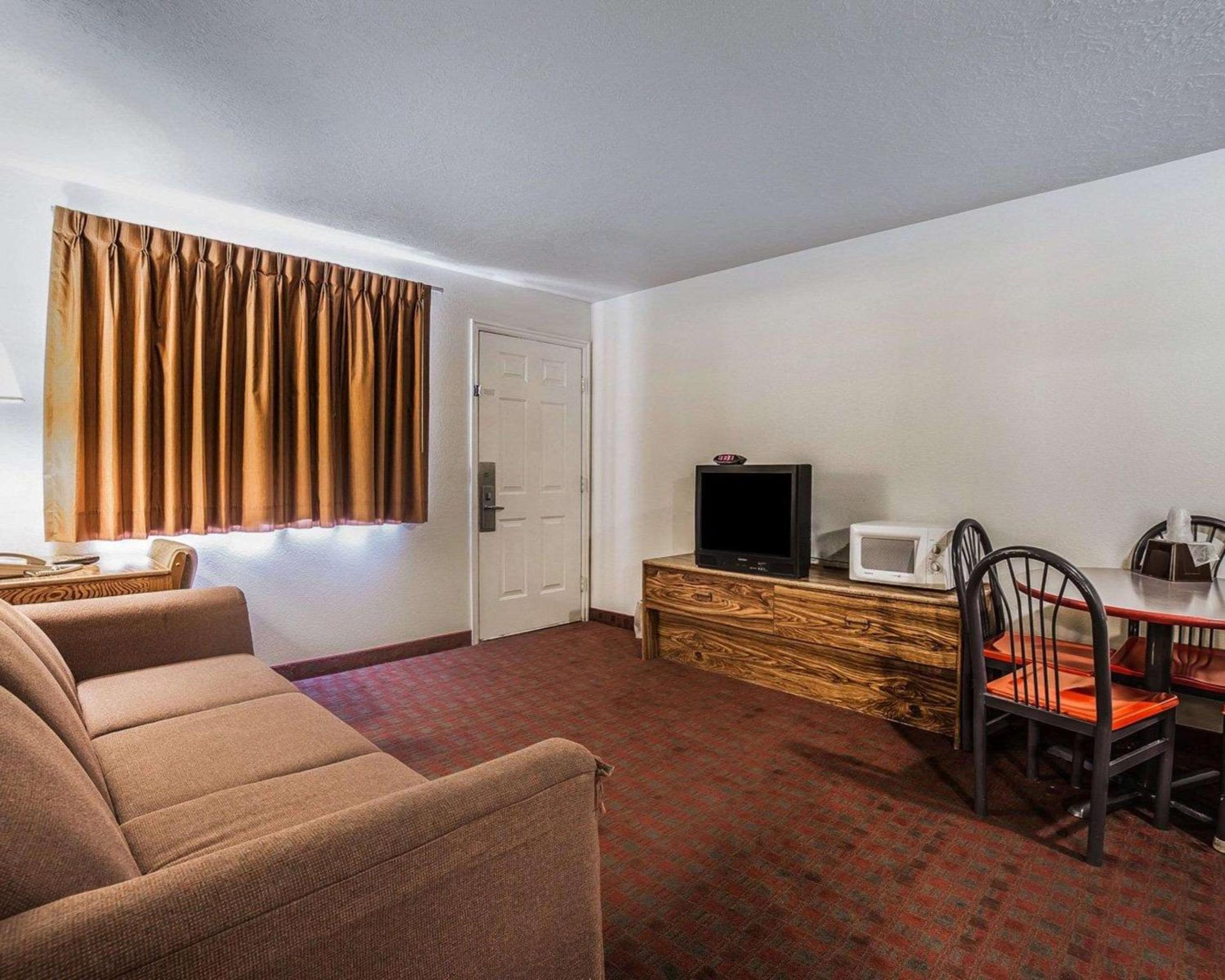 Rodeway Inn Hurricane - Zion National Park Area view 4