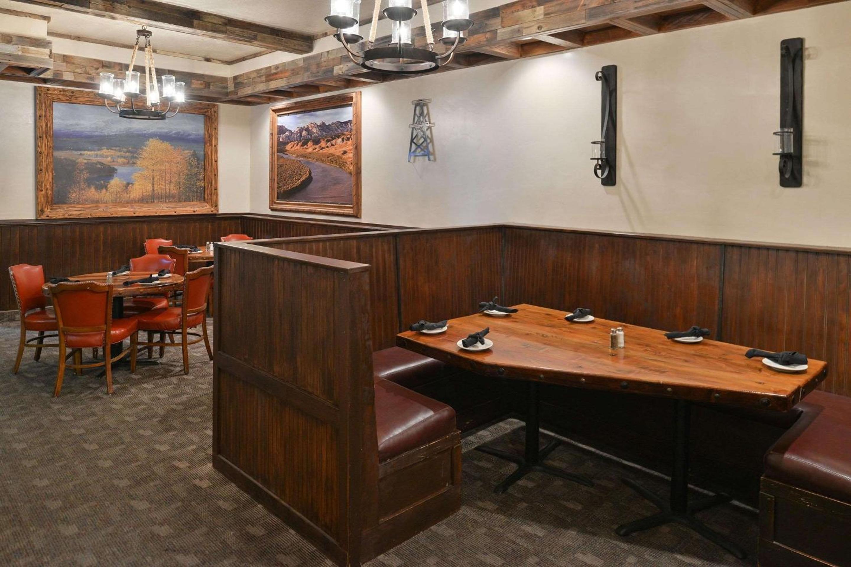 Vernal Vacations - Quality Inn Vernal near Dinosaur National Monument - Property Image 5