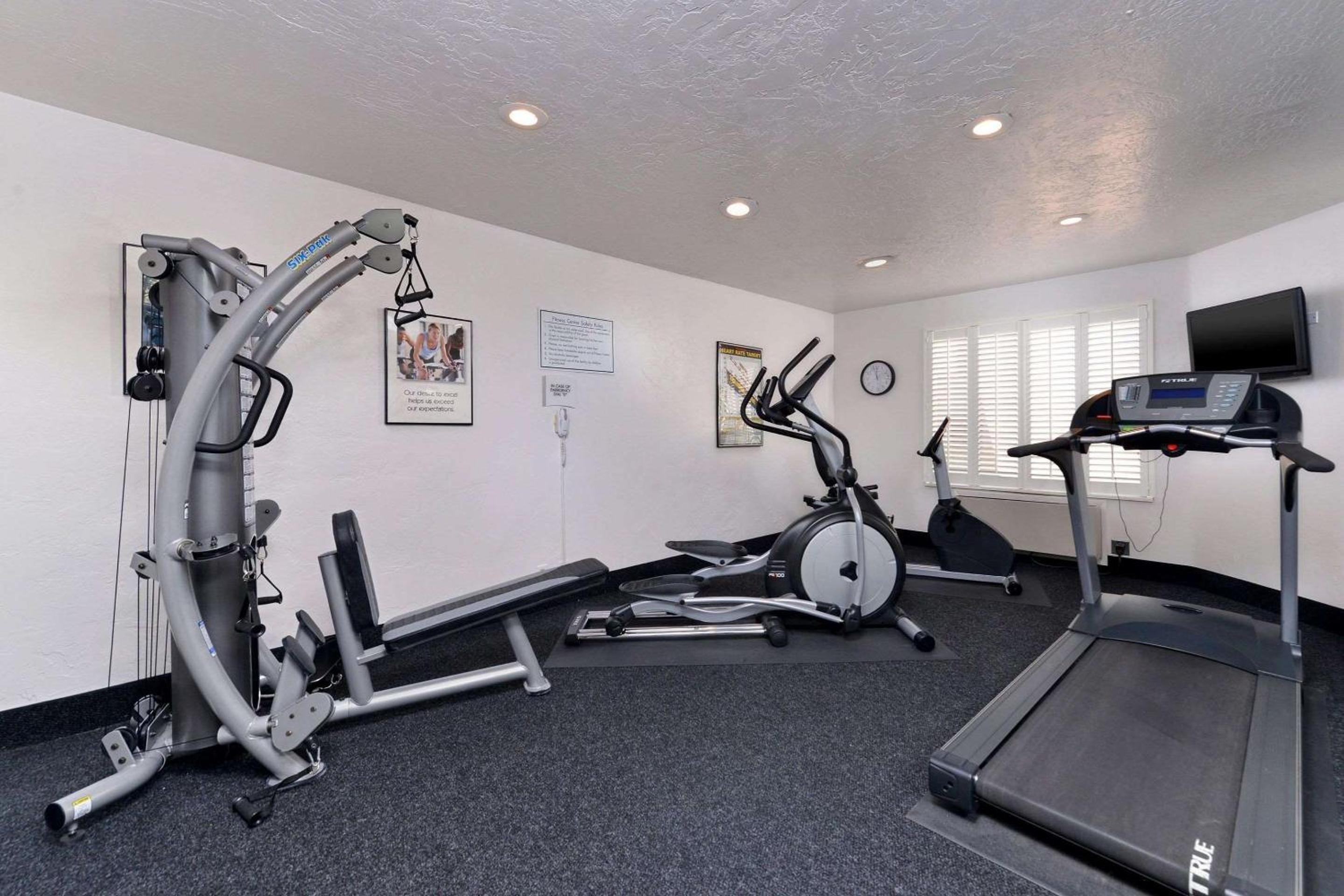 Vernal Vacations - Quality Inn Vernal near Dinosaur National Monument - Property Image 4