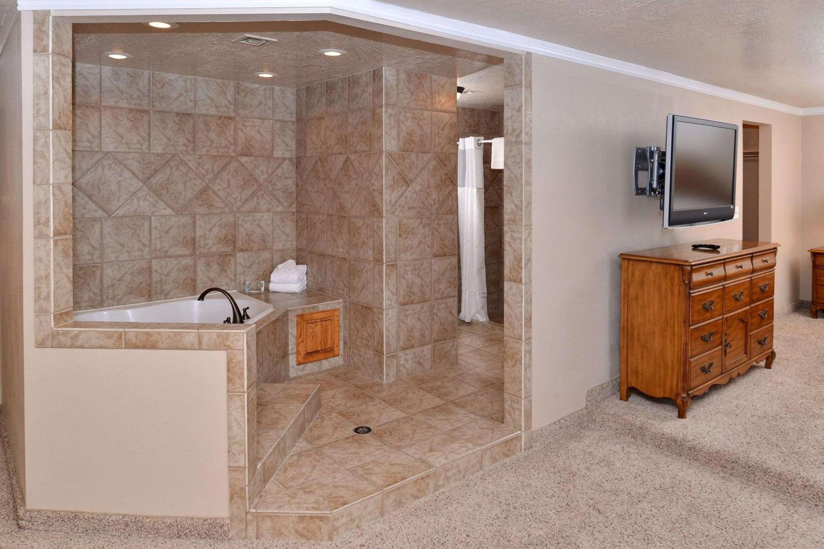 Vernal Vacations - Quality Inn Vernal near Dinosaur National Monument - Property Image 5