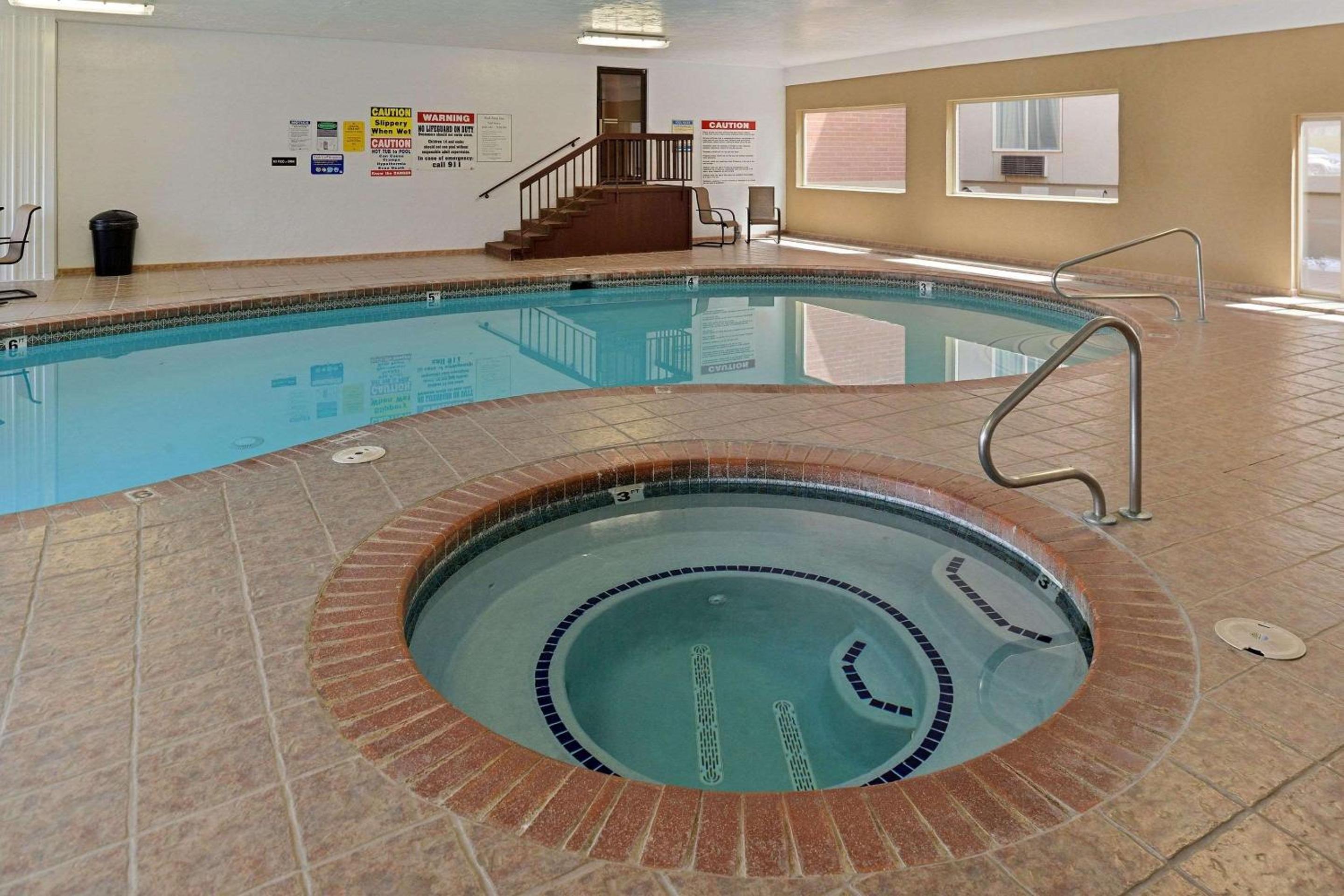 Vernal Vacations - Quality Inn Vernal near Dinosaur National Monument - Property Image 8