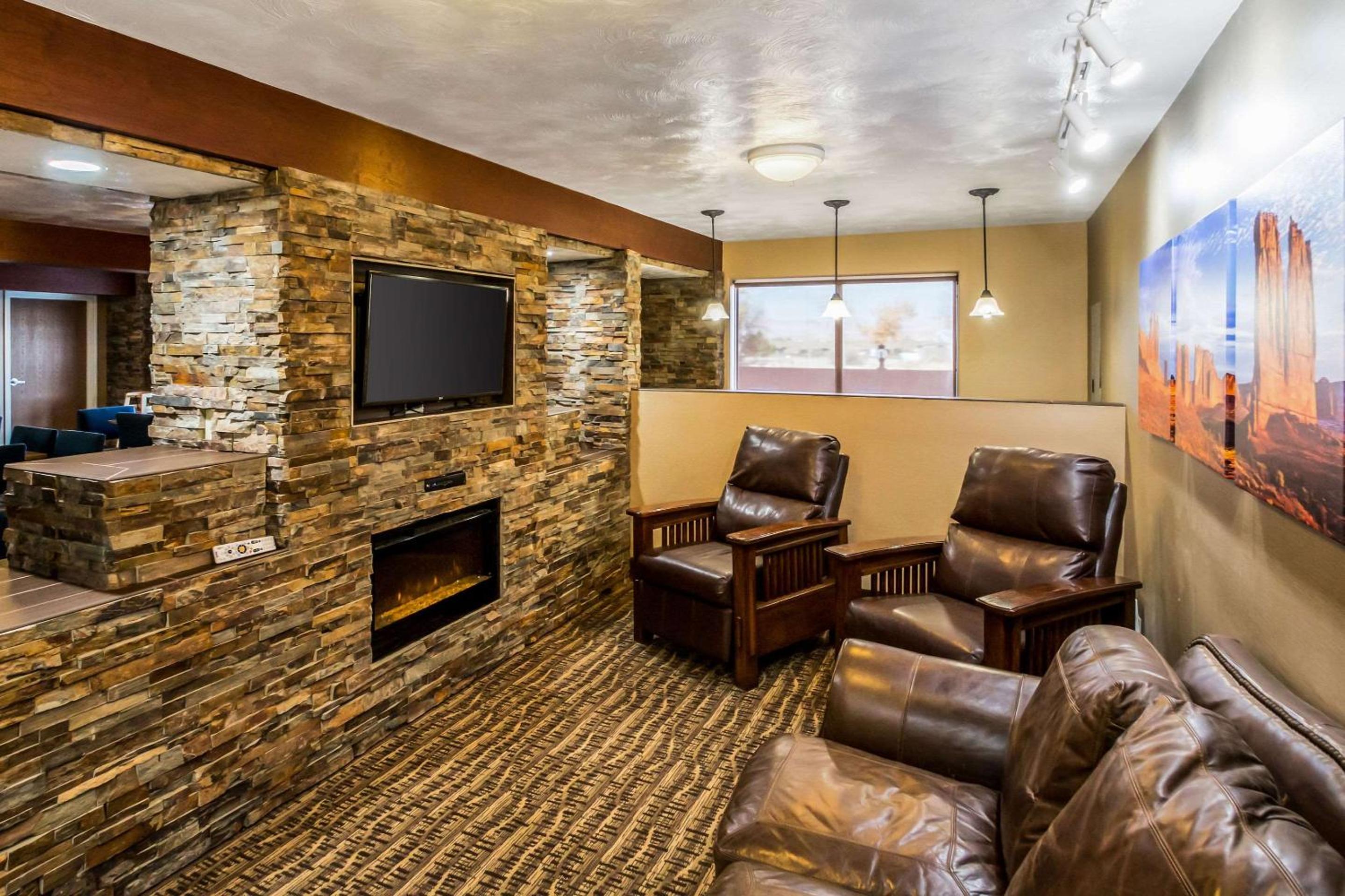 Green River Vacations - Comfort Inn Green River National Park Area - Property Image 4