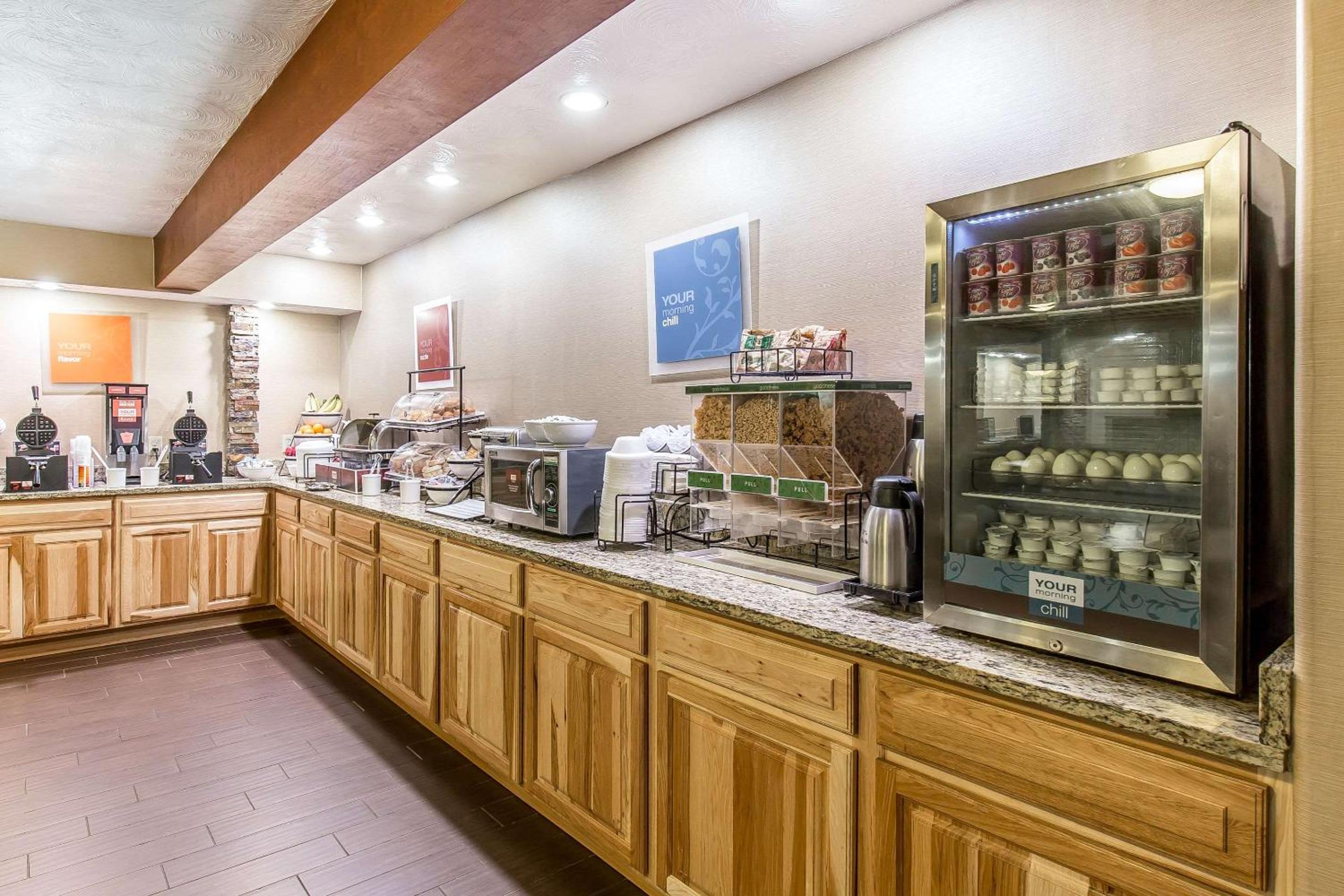 Green River Vacations - Comfort Inn Green River National Park Area - Property Image 9