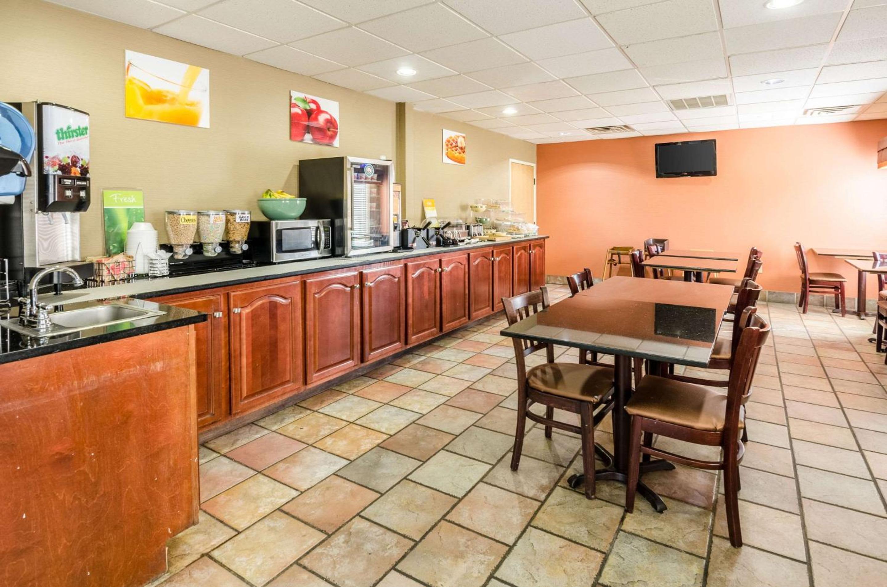 Wytheville Vacations - Quality Inn  Suites - Property Image 5