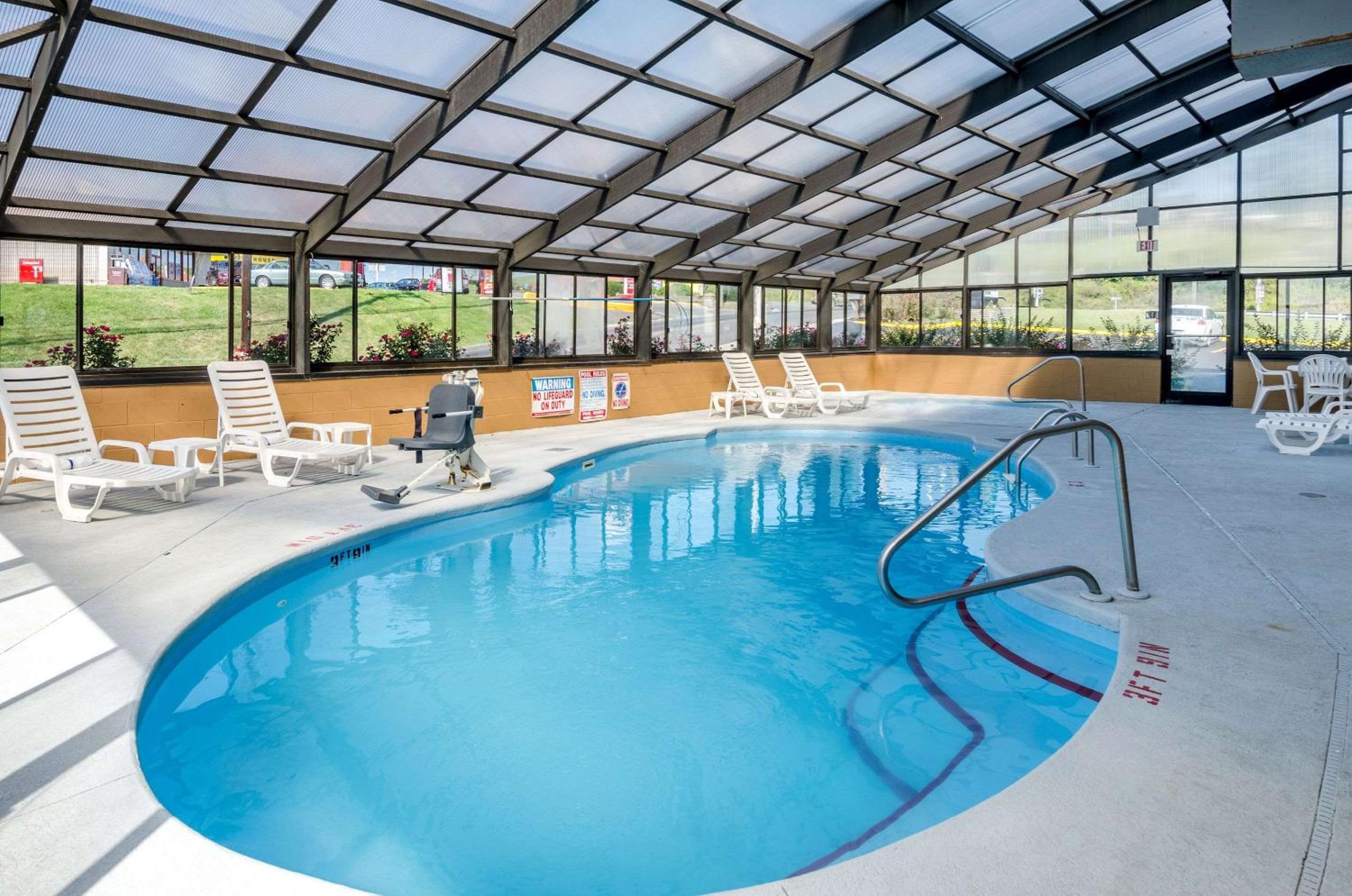 Wytheville Vacations - Quality Inn  Suites - Property Image 10