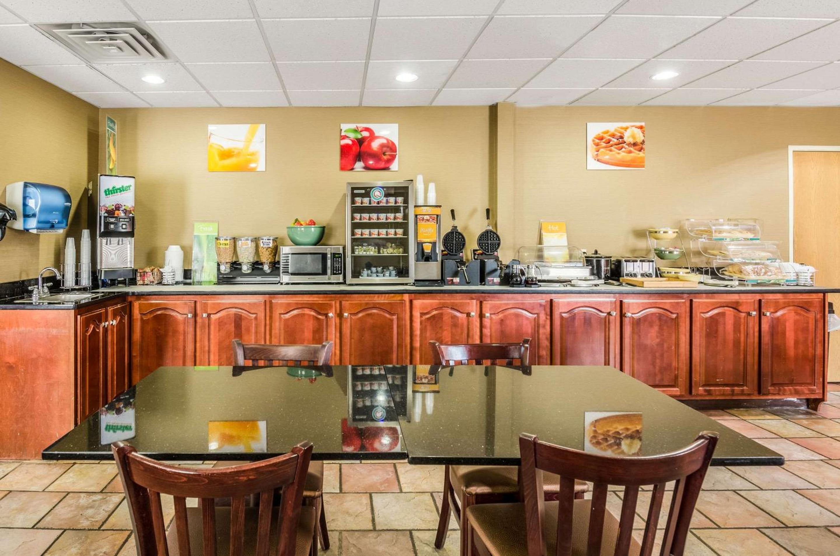 Wytheville Vacations - Quality Inn  Suites - Property Image 7
