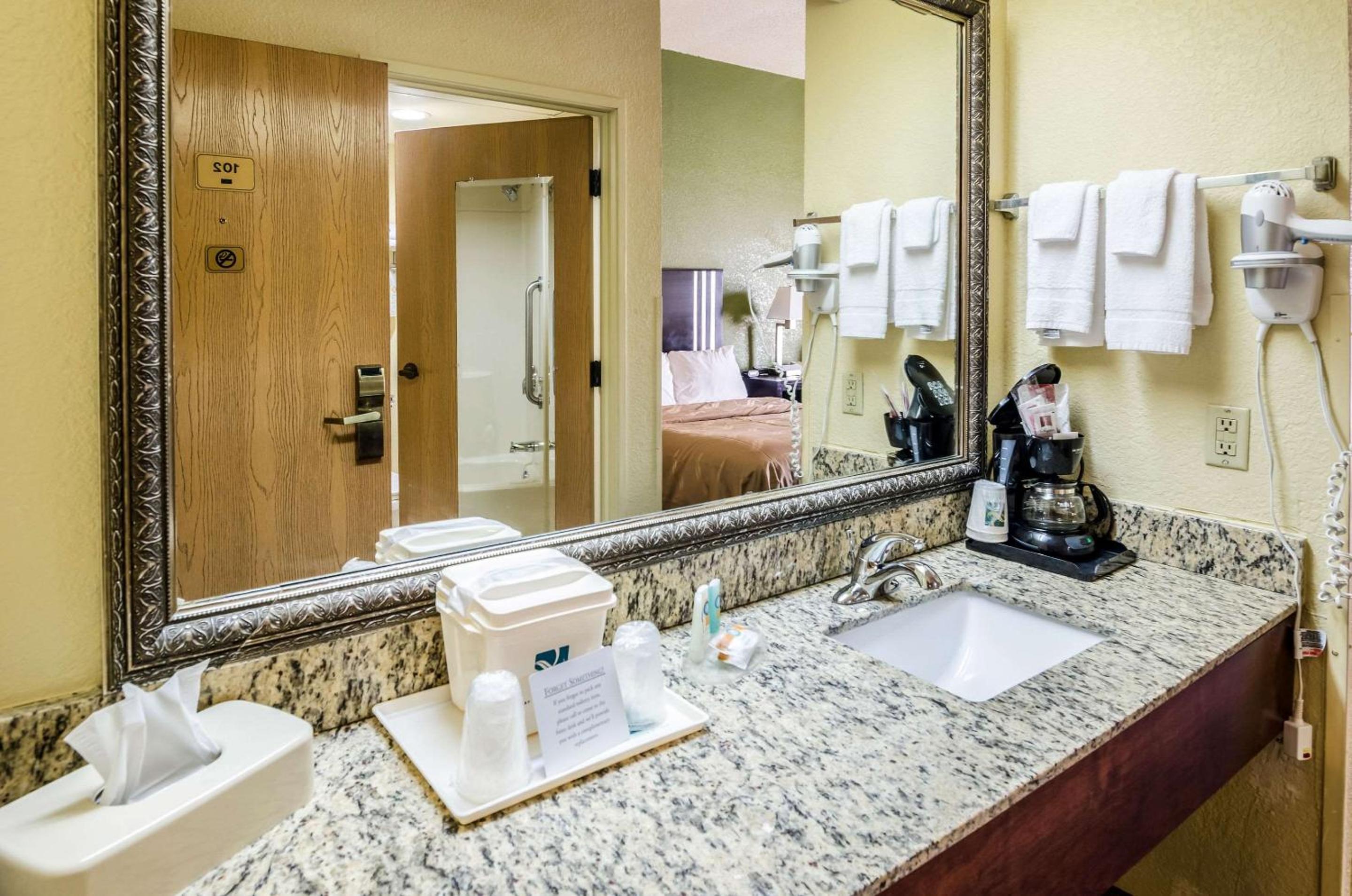 Wytheville Vacations - Quality Inn Suites - Property Image 15