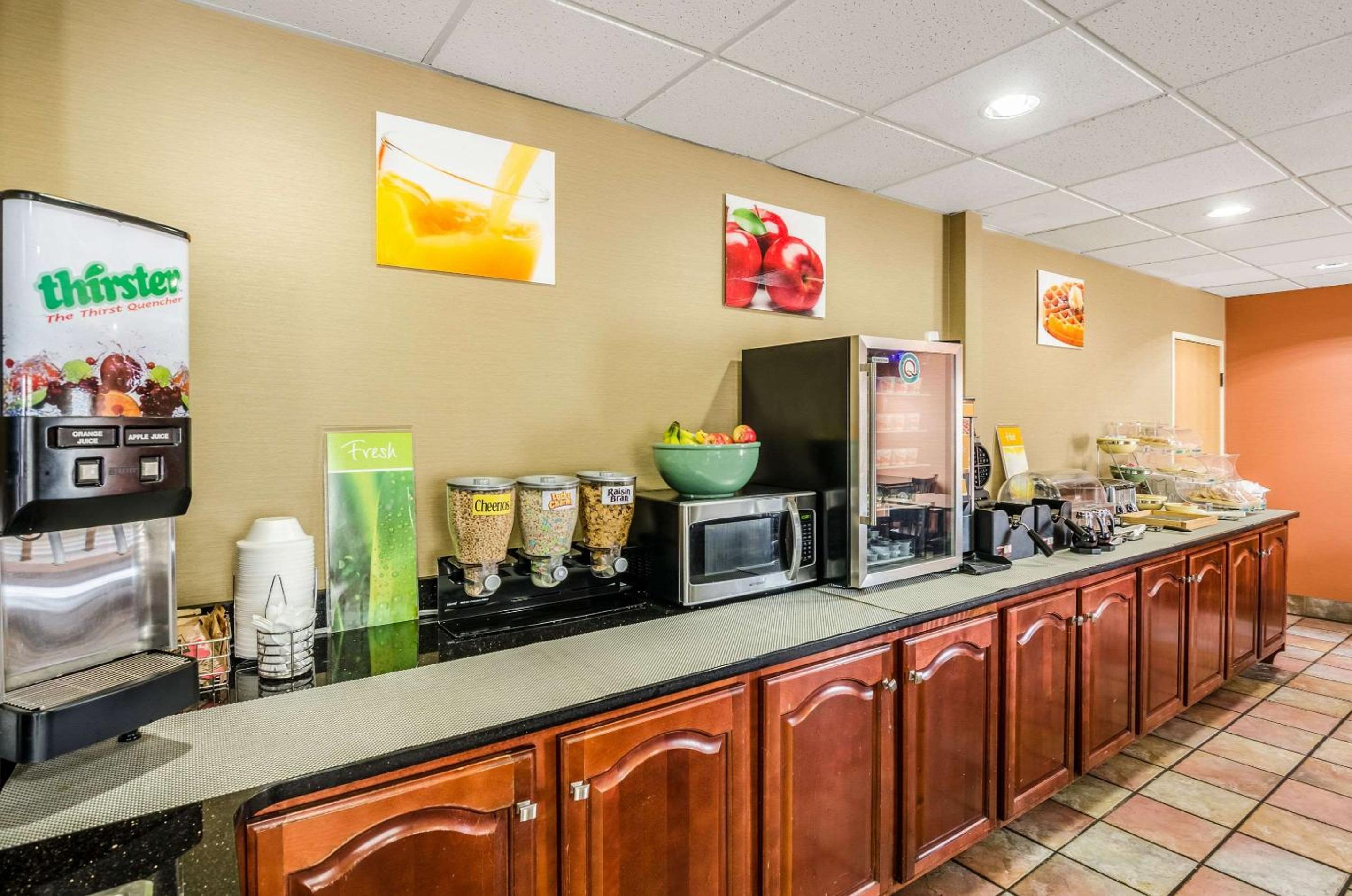 Wytheville Vacations - Quality Inn  Suites - Property Image 8