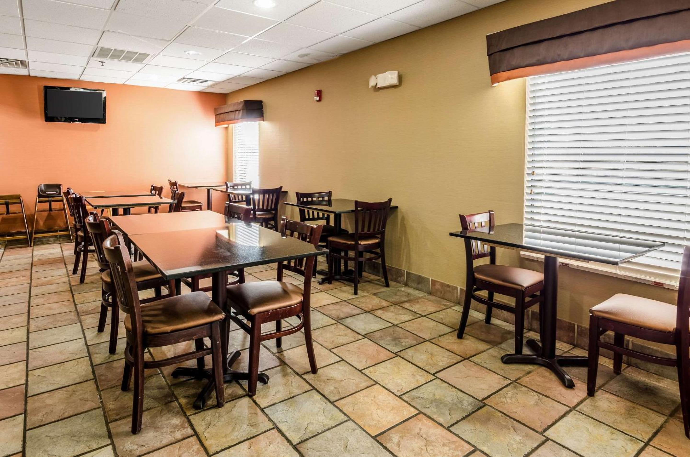 Wytheville Vacations - Quality Inn  Suites - Property Image 4