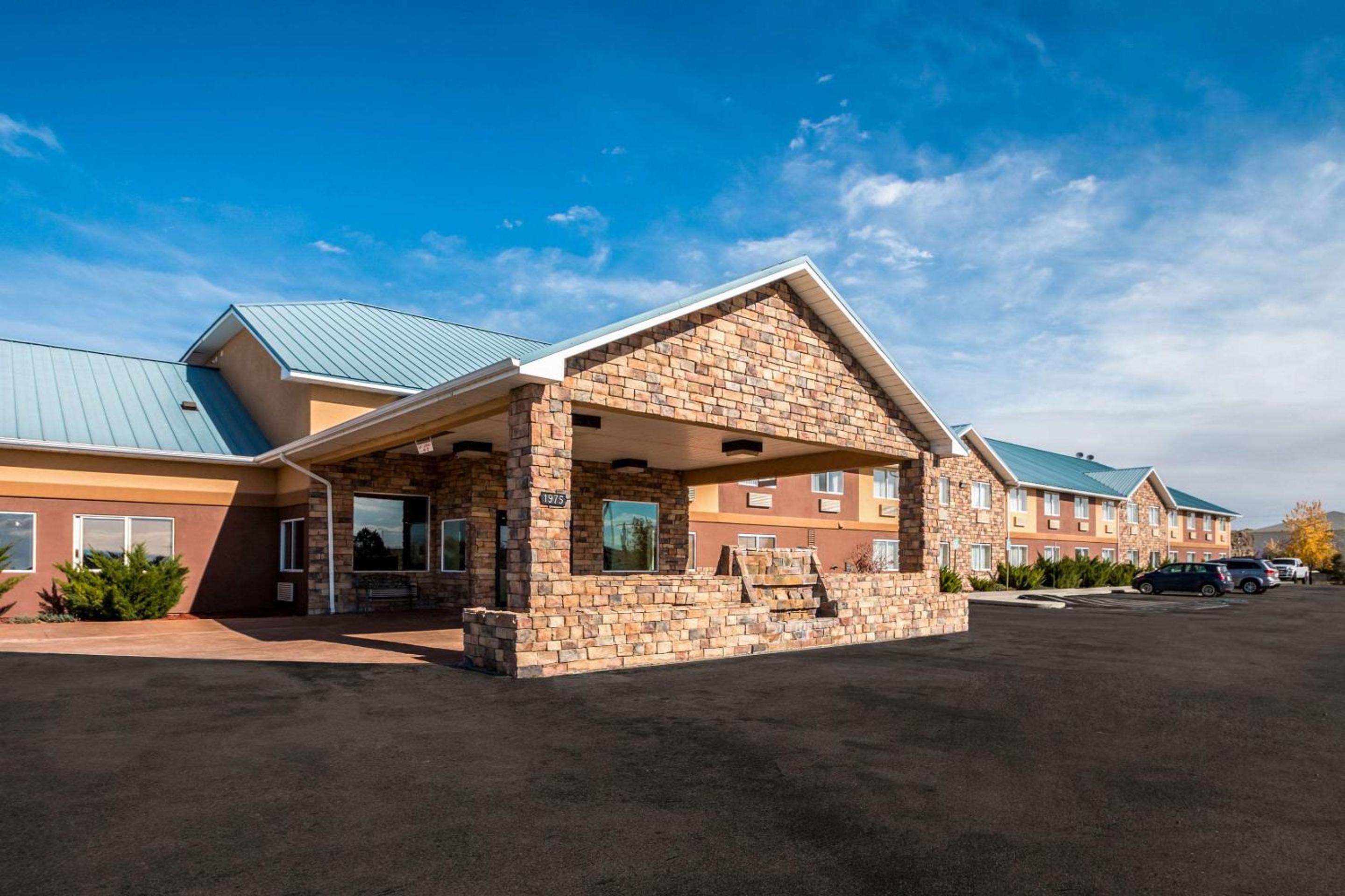 Green River Vacations - Comfort Inn Green River National Park Area - Property Image 1