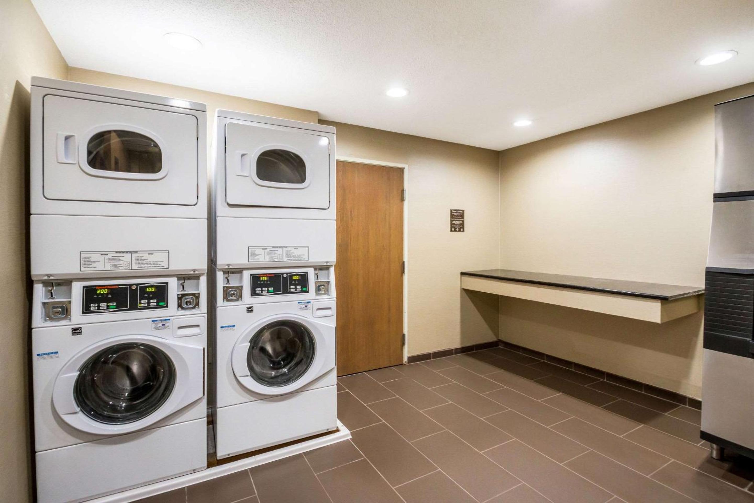 Green River Vacations - Comfort Inn Green River National Park Area - Property Image 3