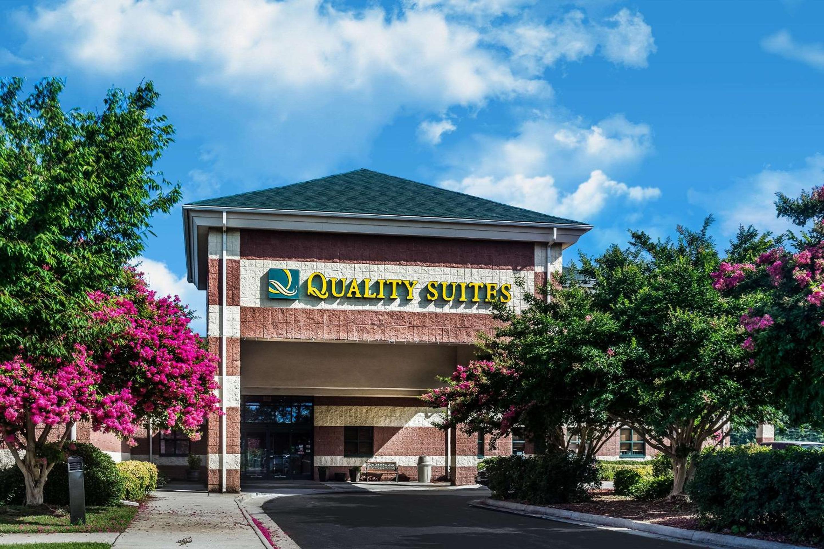 Hotel Quality Suites Lake Wright - Norfolk Airport