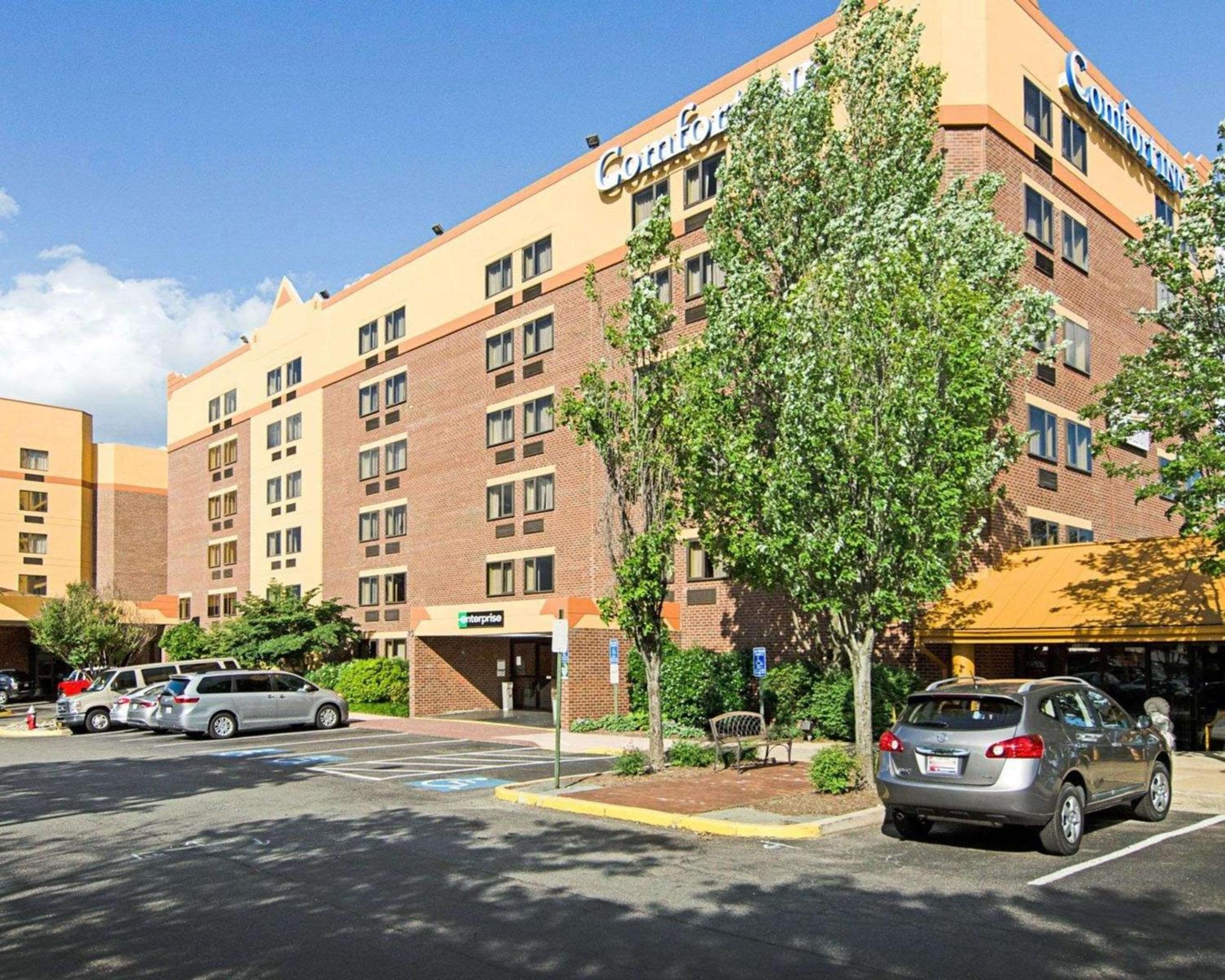 Comfort Inn University Center - Property Image 28