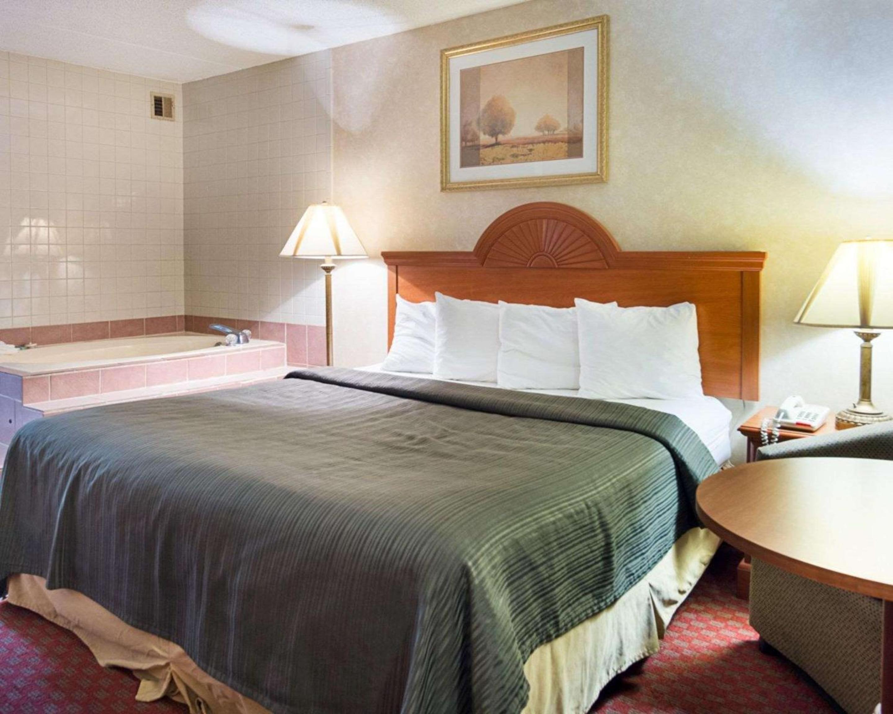 Quality Inn Petersburg Fort Lee Area view 3