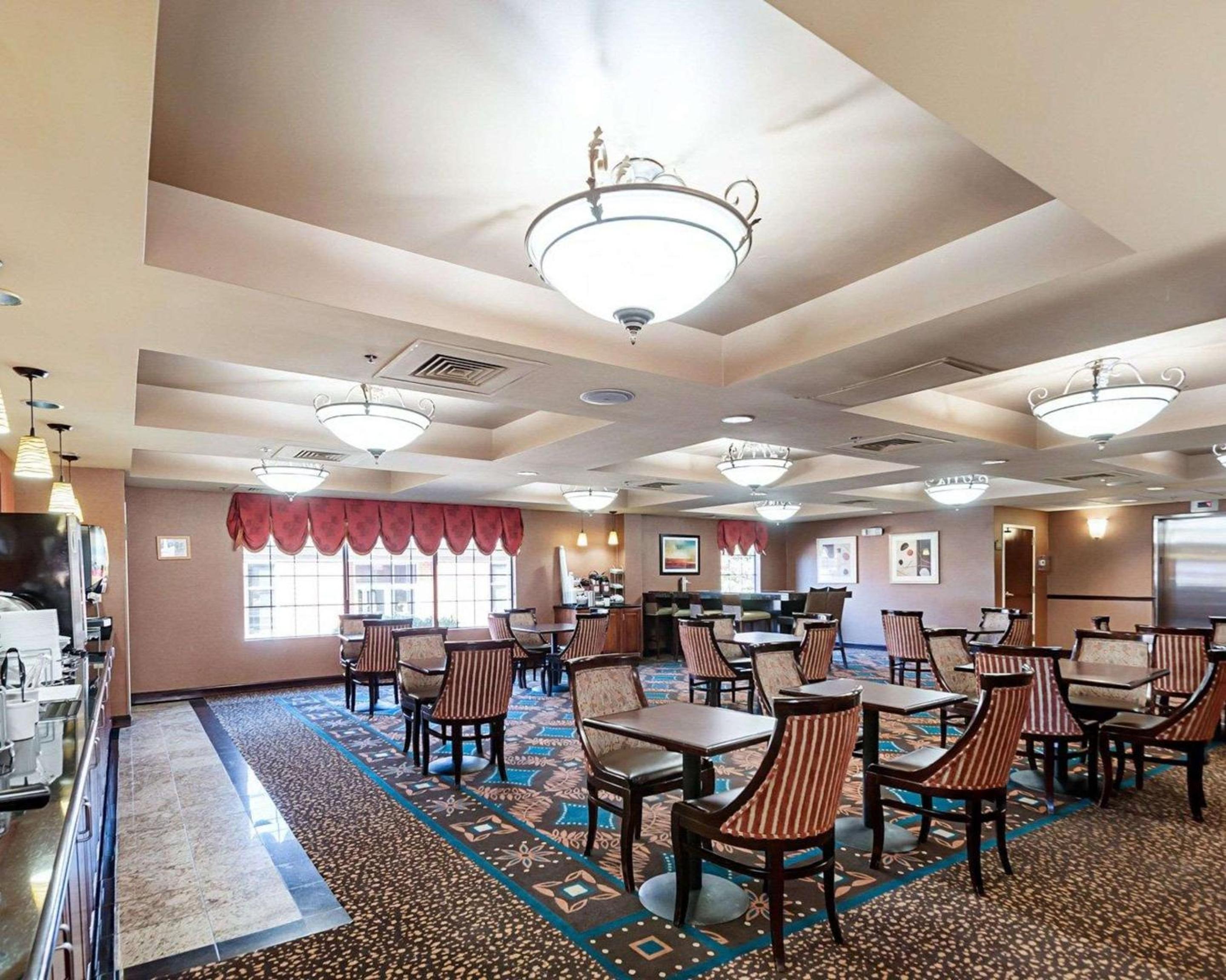Comfort Suites Dulles Airport - Property Image 2