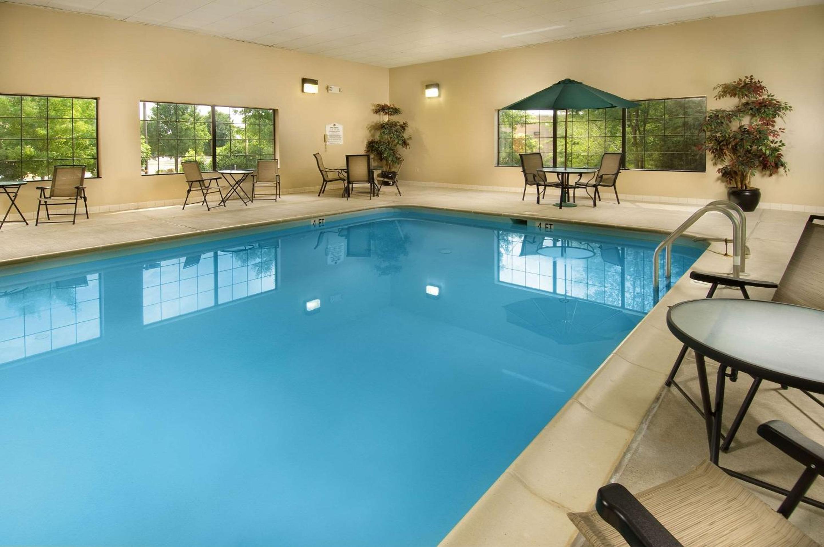 Comfort Suites Dulles Airport - Property Image 10