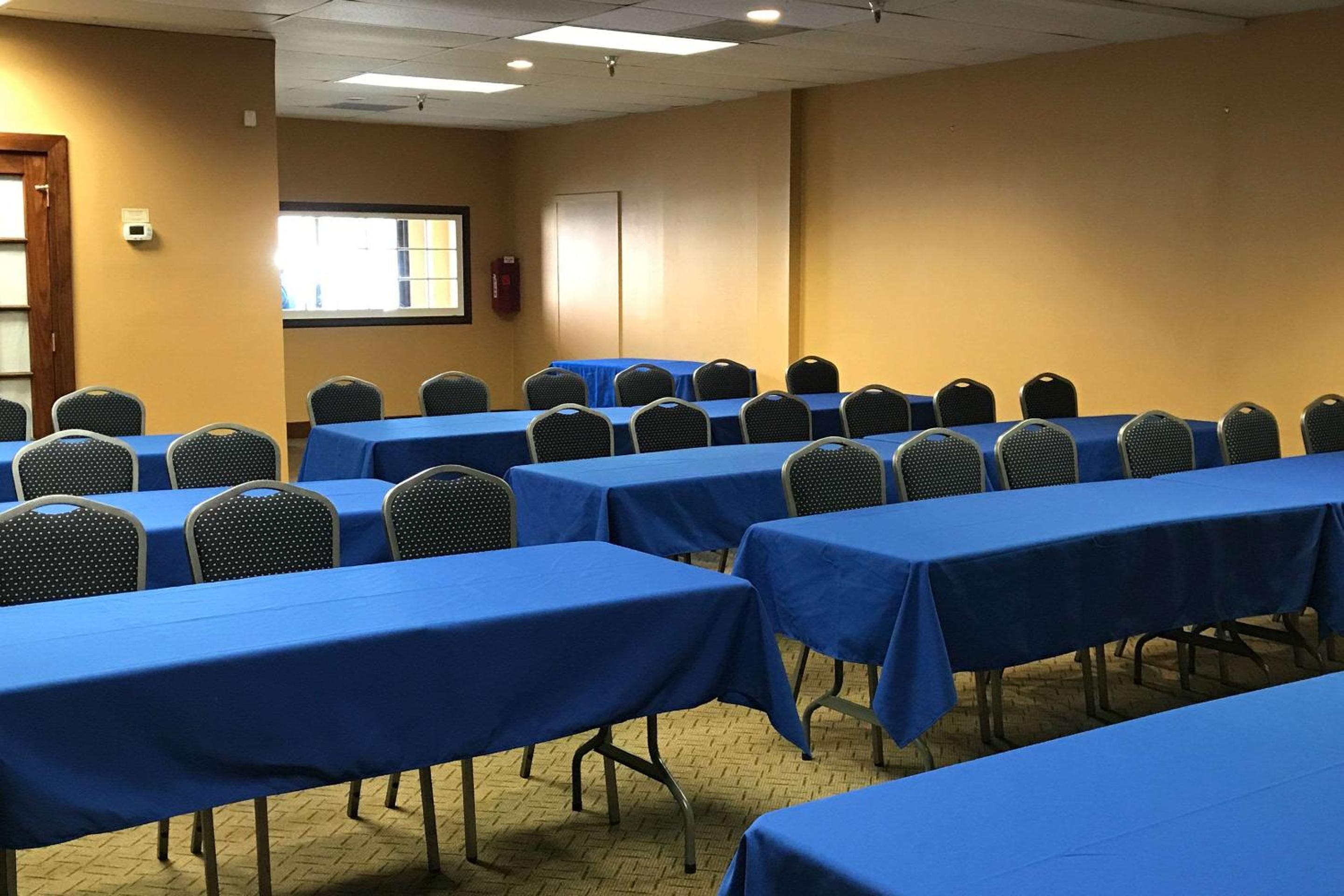 Arlington Vacations - Comfort Inn Ballston - Property Image 48
