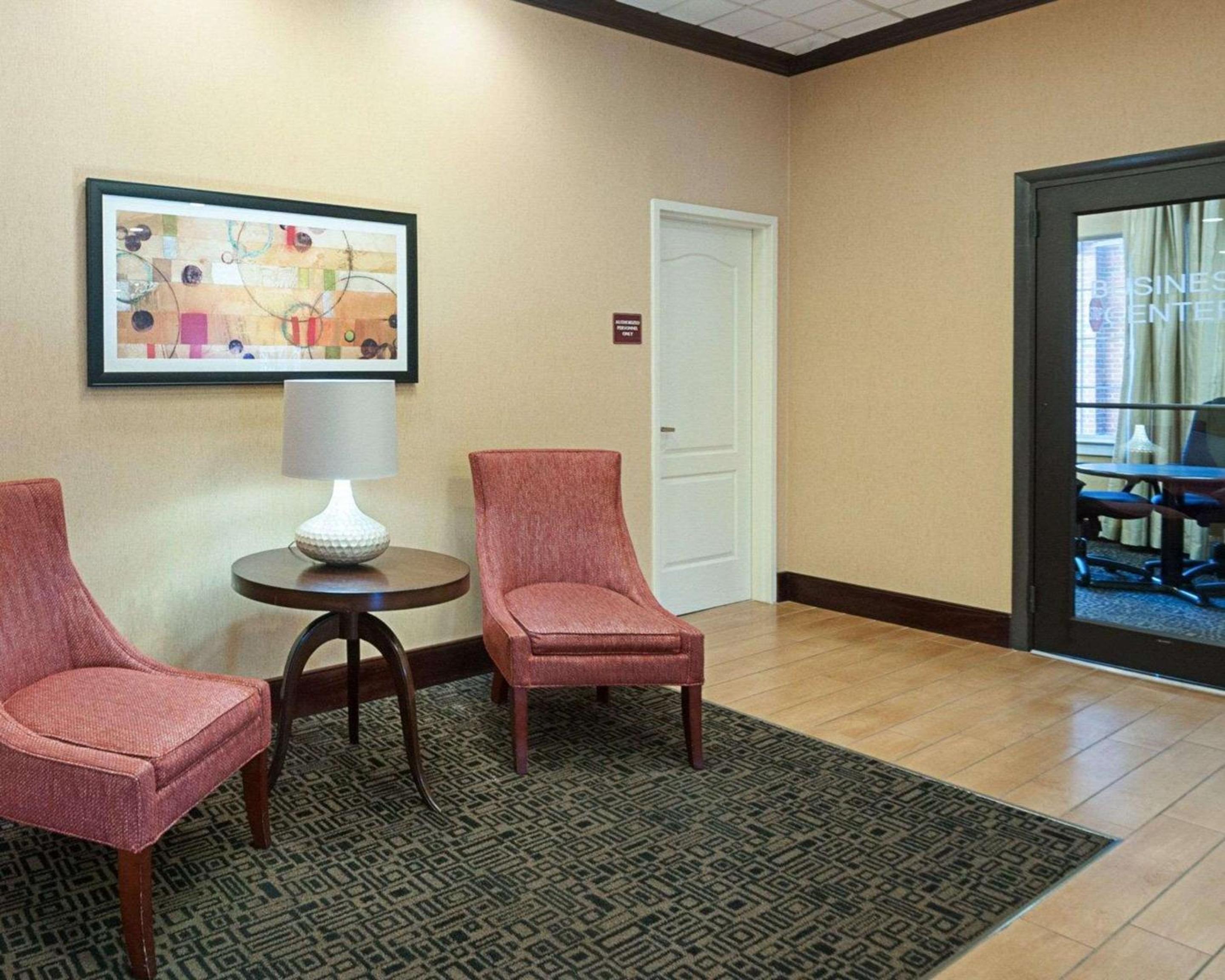 Arlington Vacations - Comfort Inn Ballston - Property Image 18