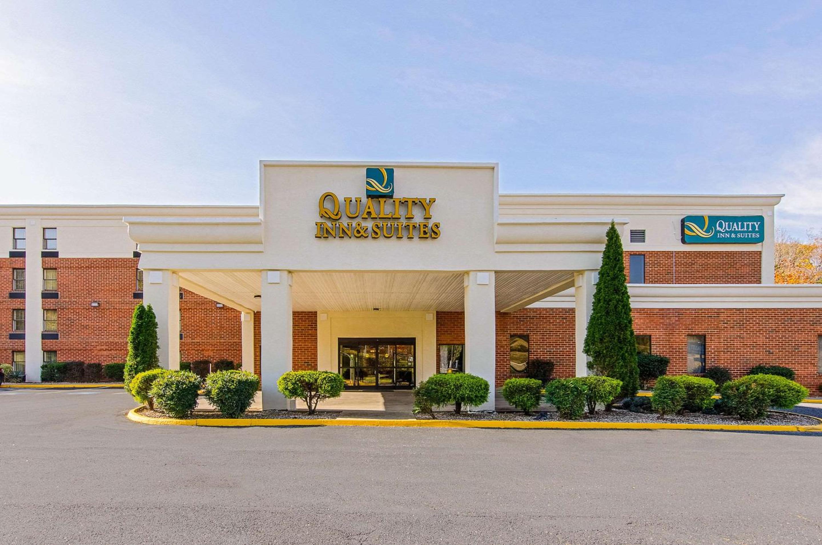 Quality Inn  Suites Lexington near I-64 and I-81 - Property Image 33
