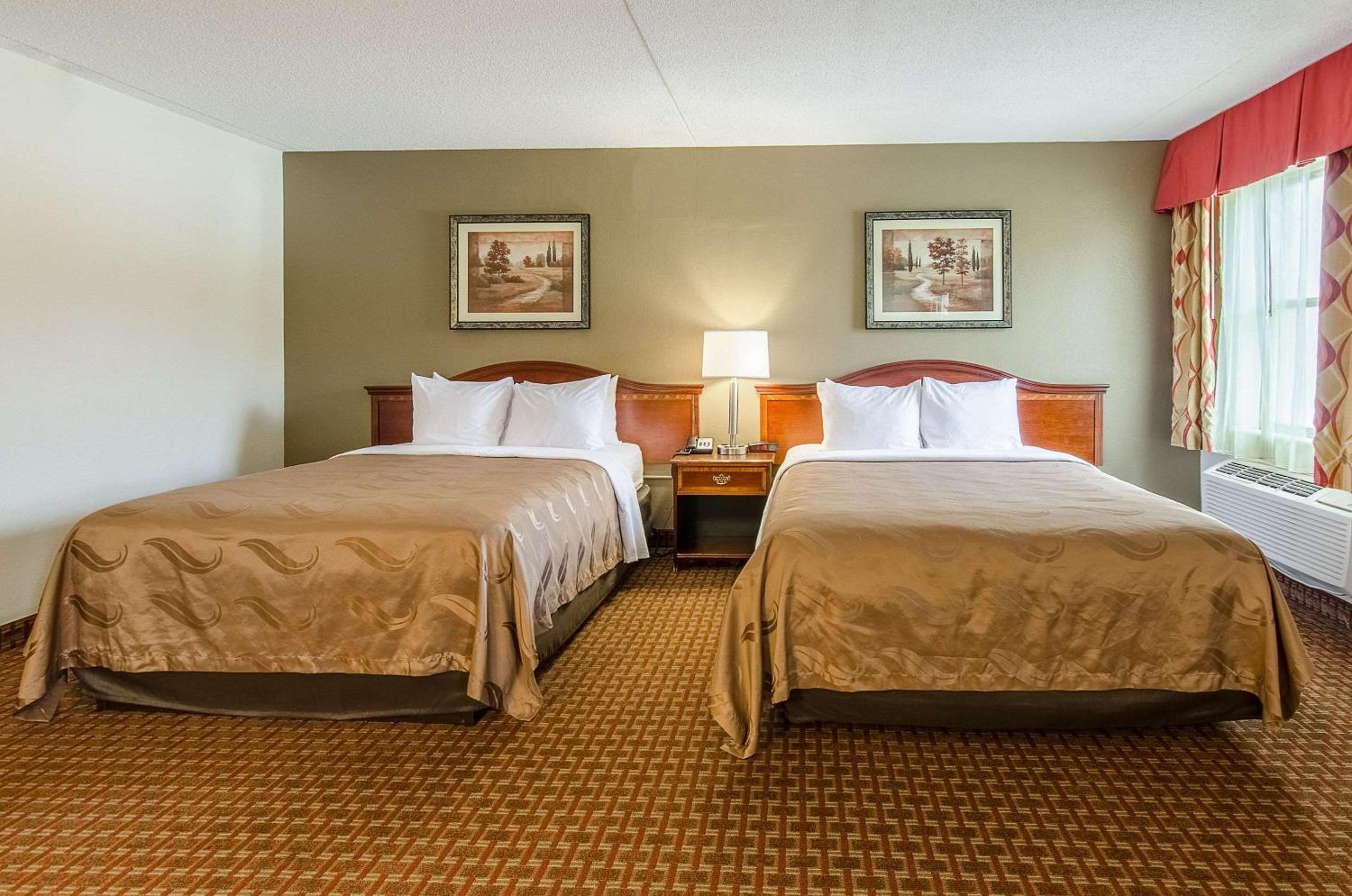 Quality Inn  Suites Lexington near I-64 and I-81 - Property Image 7