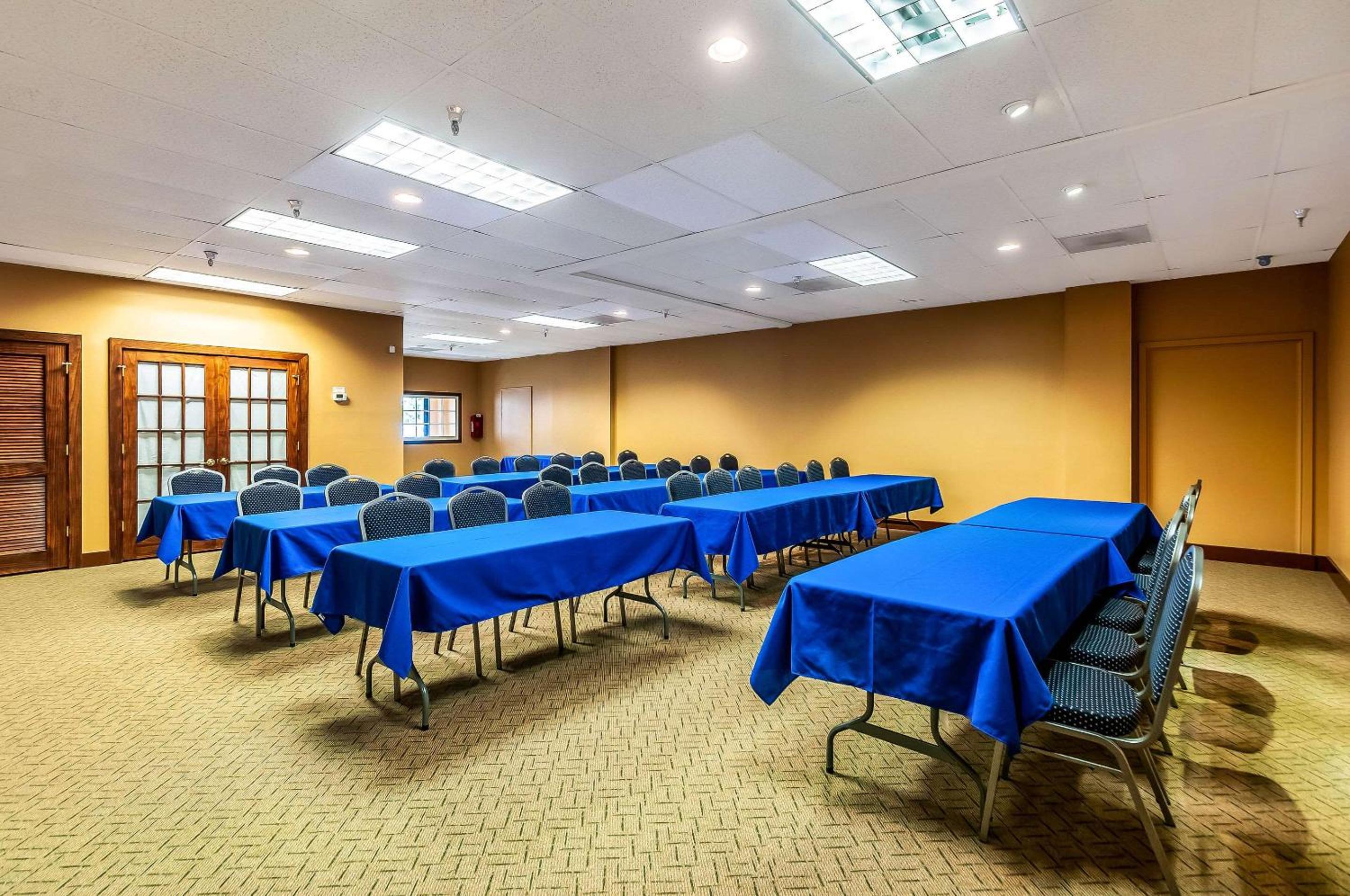 Arlington Vacations - Comfort Inn Ballston - Property Image 10