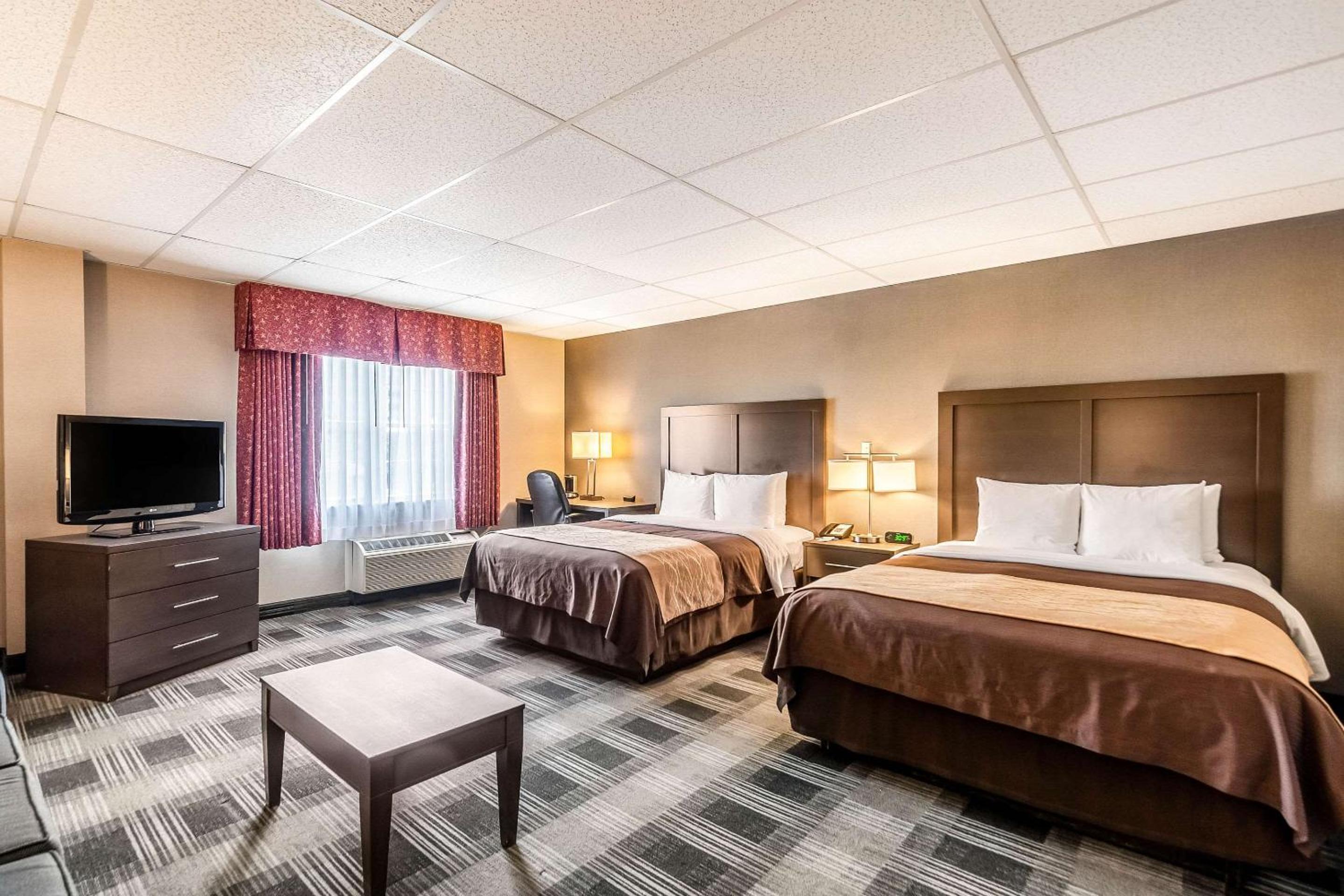 Arlington Vacations - Comfort Inn Ballston - Property Image 31