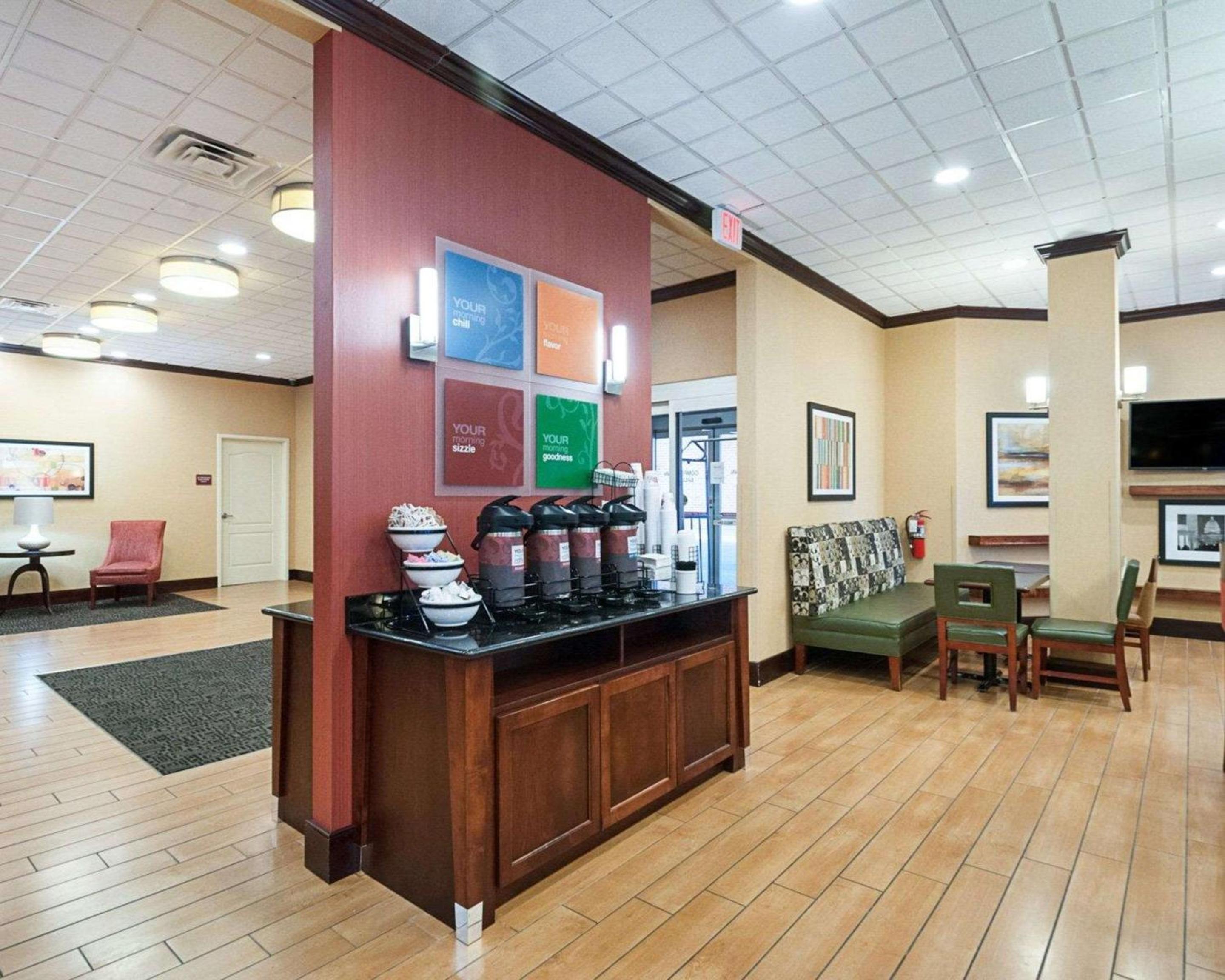 Arlington Vacations - Comfort Inn Ballston - Property Image 19