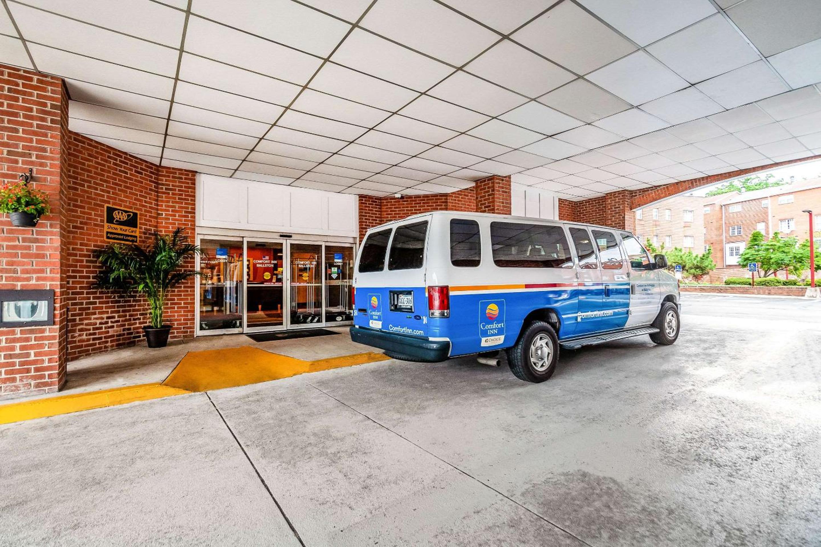 Arlington Vacations - Comfort Inn Ballston - Property Image 16