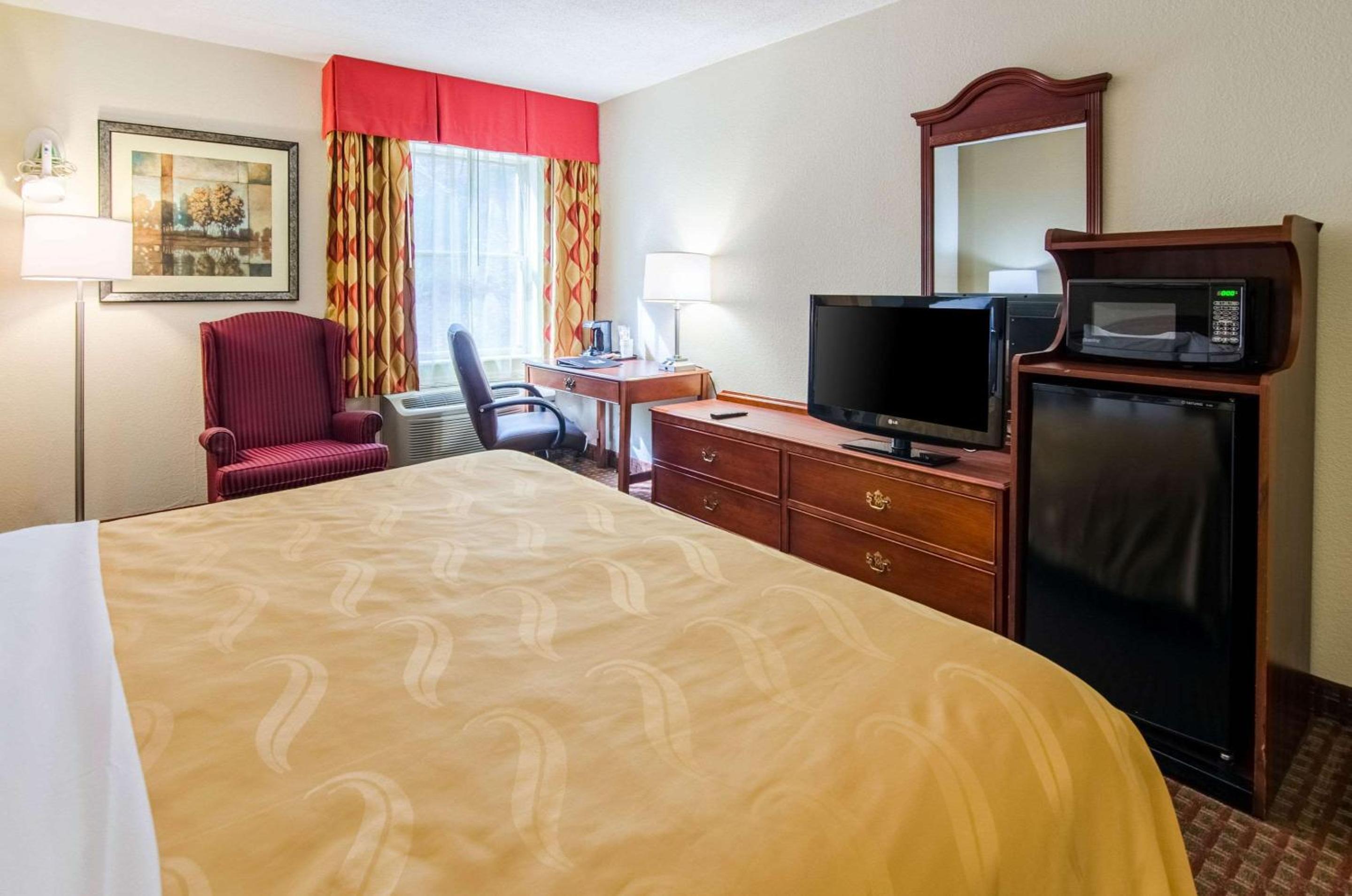 Quality Inn  Suites Lexington near I-64 and I-81 - Property Image 26