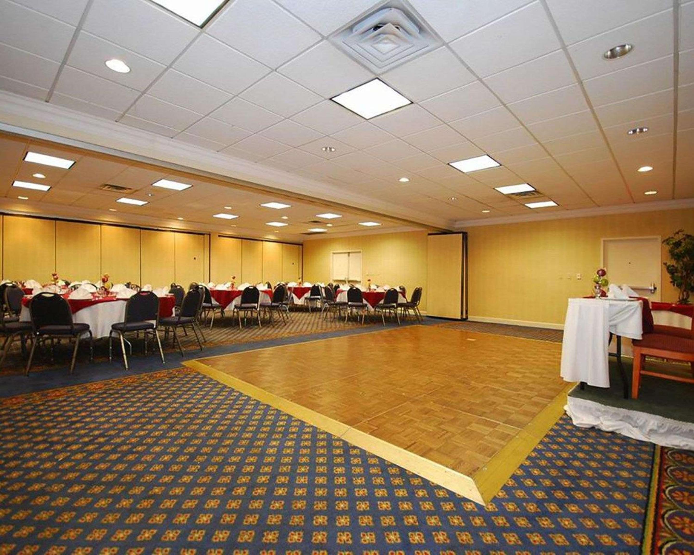 Springfield Vacations - Comfort Inn - Property Image 3