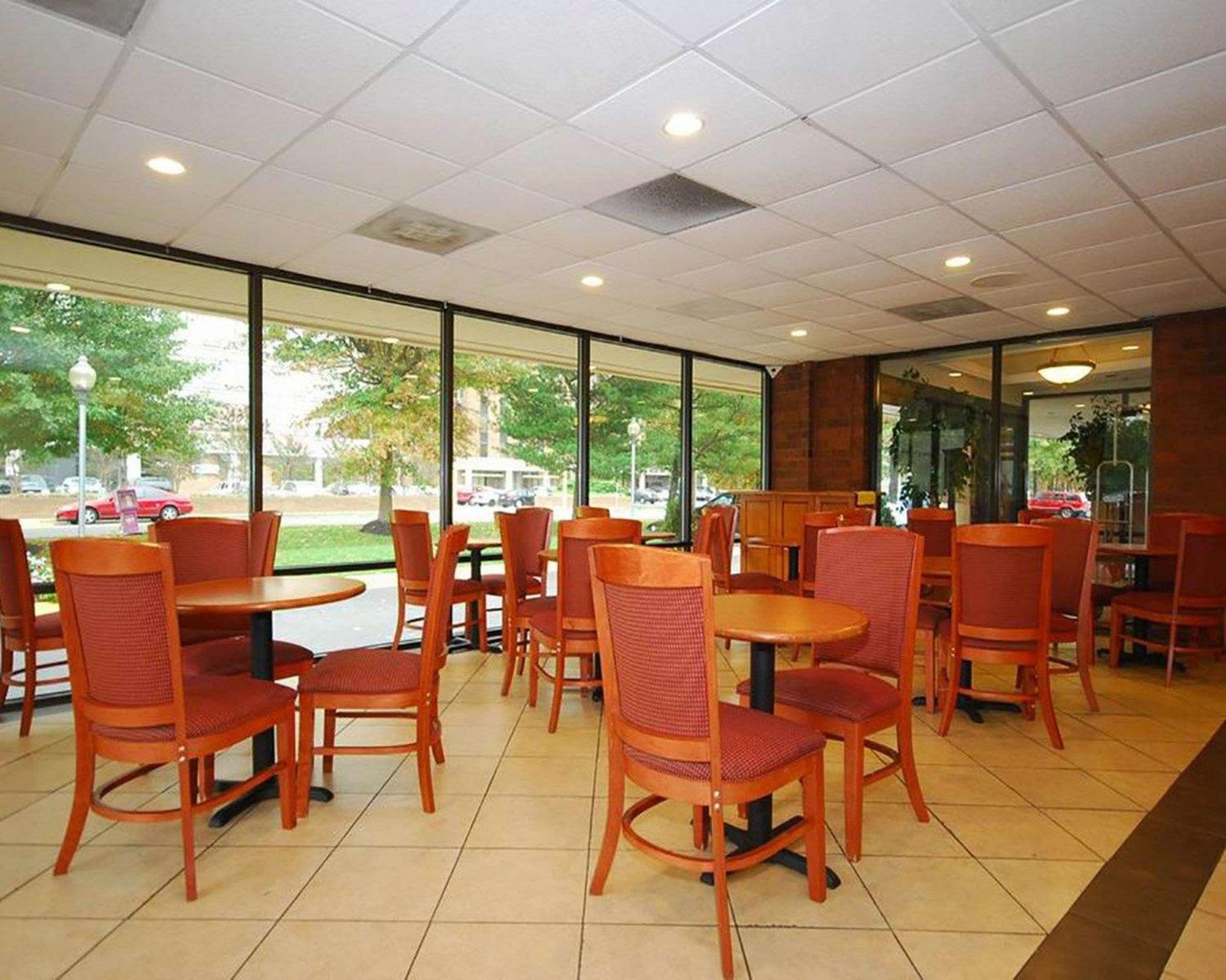 Springfield Vacations - Comfort Inn - Property Image 4