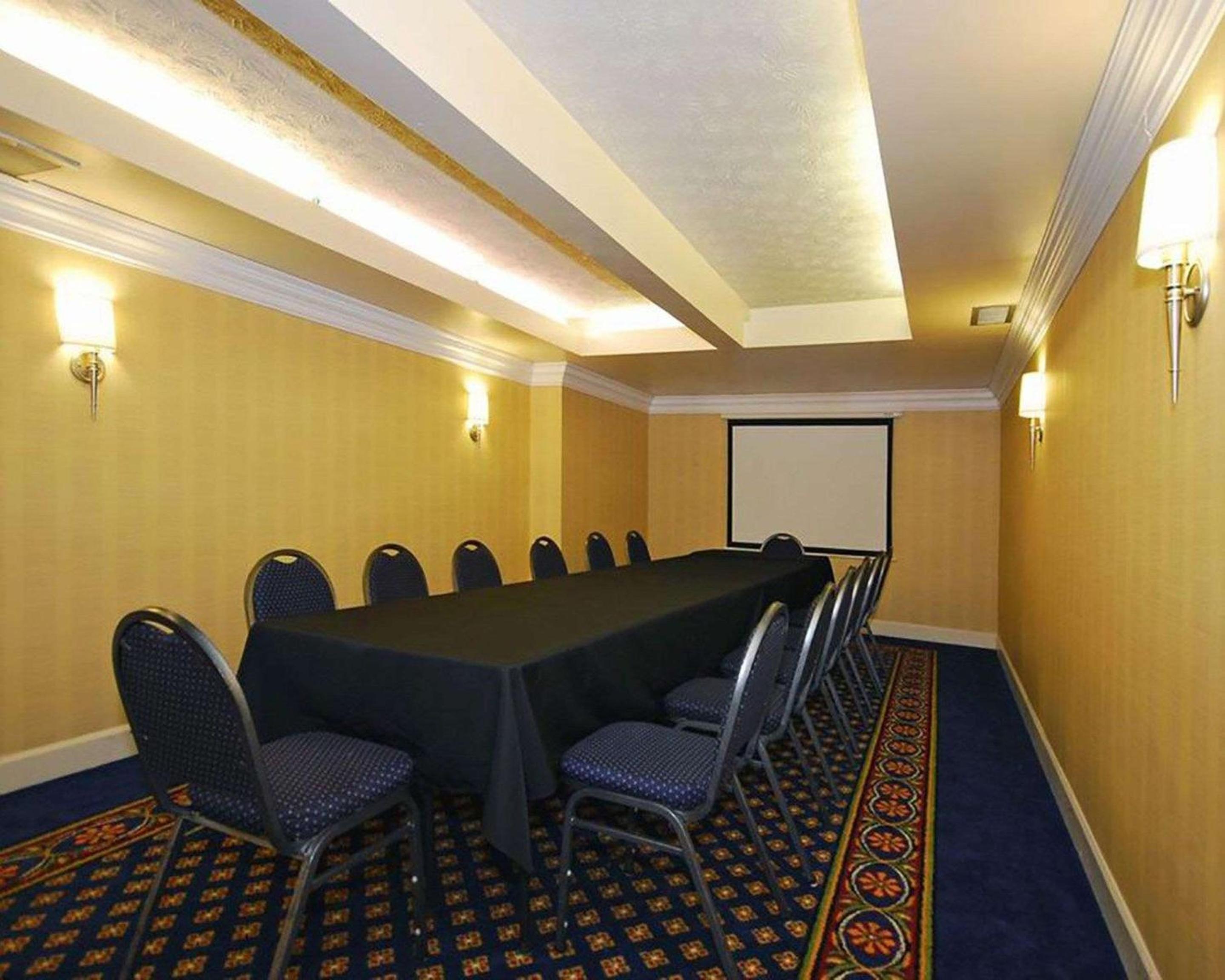 Springfield Vacations - Comfort Inn - Property Image 5