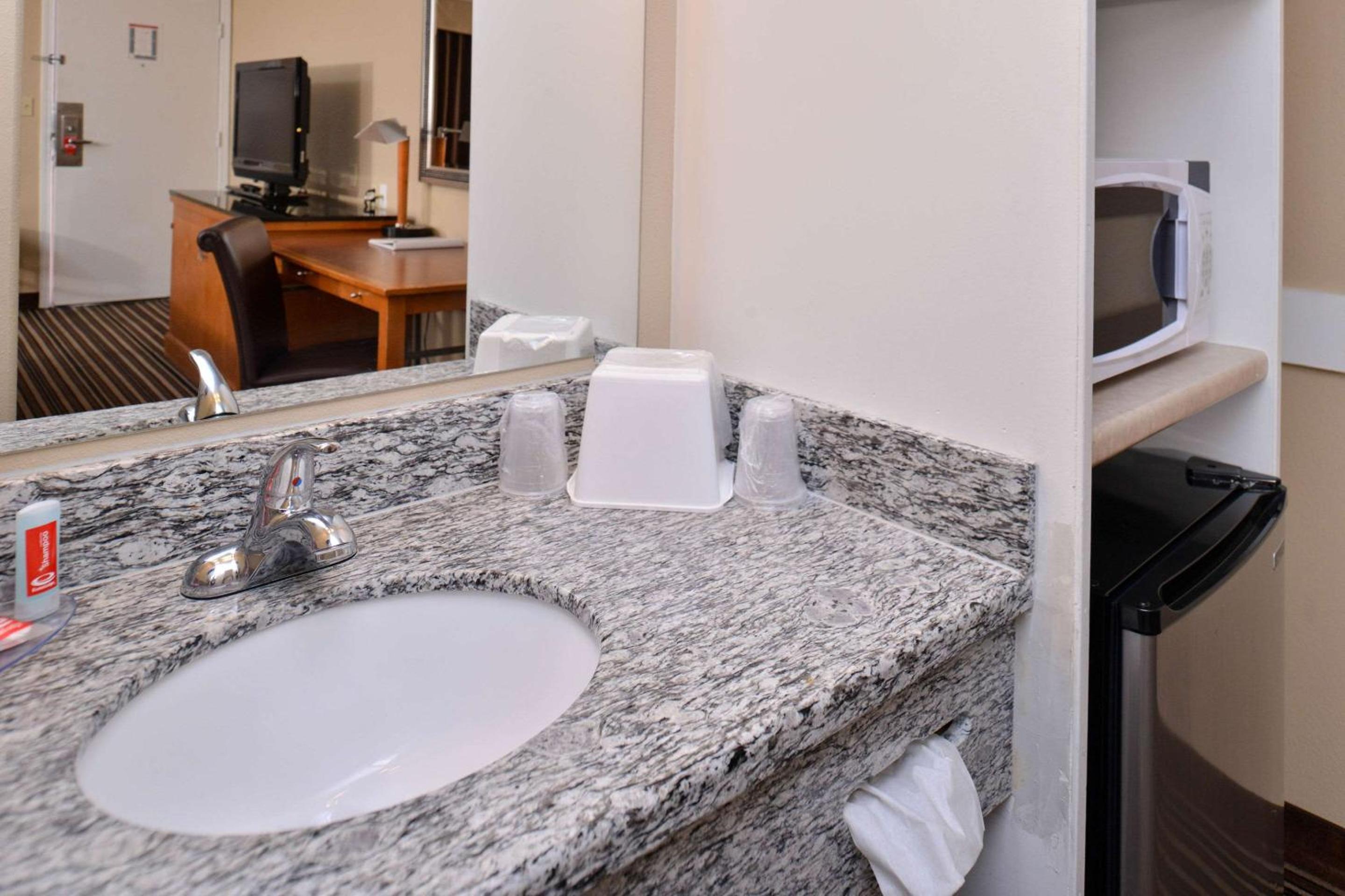 Econo Lodge Kennewick Tri-Cities view 5