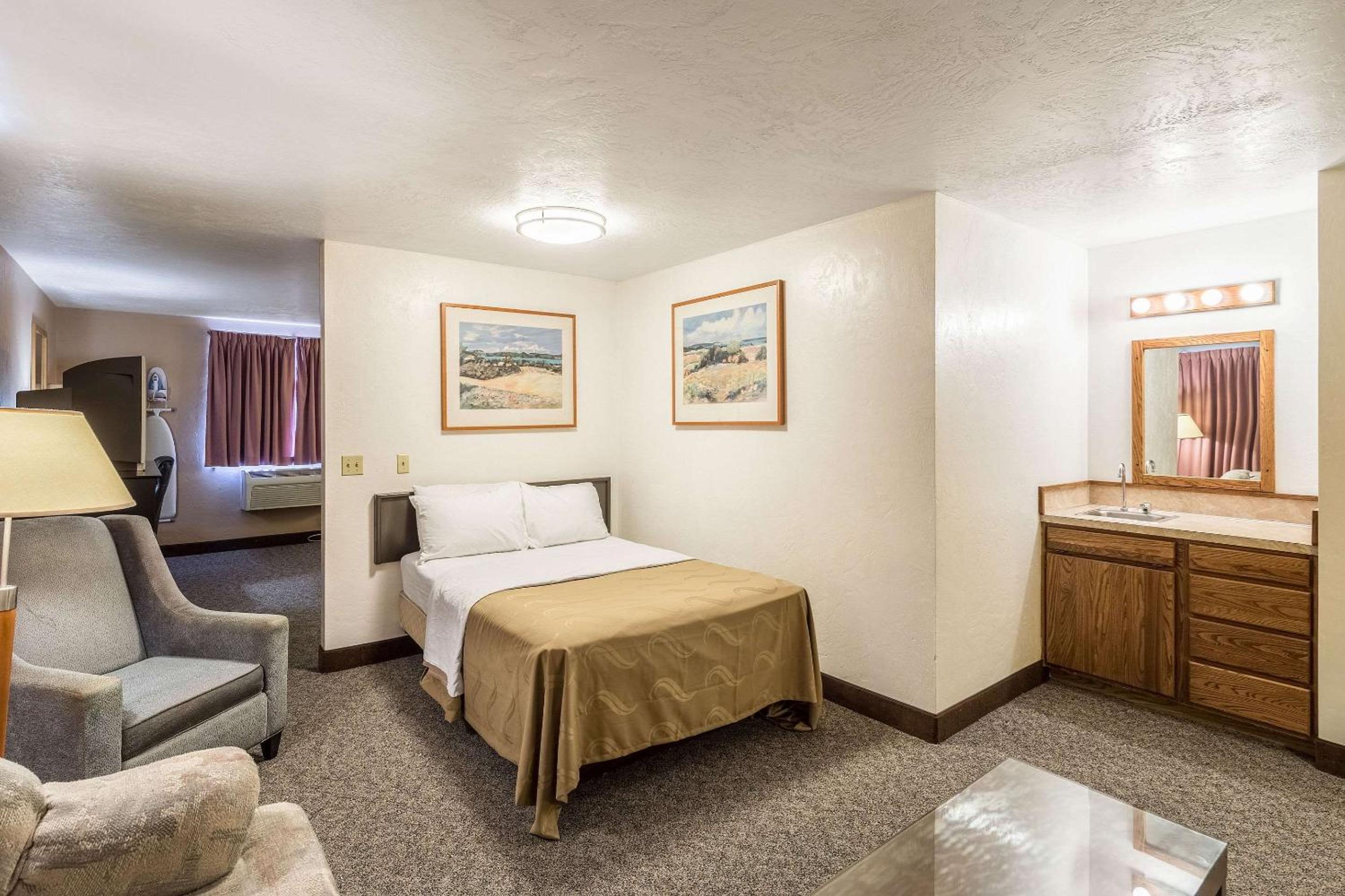 Moses Lake Vacations - Quality Inn - Property Image 6