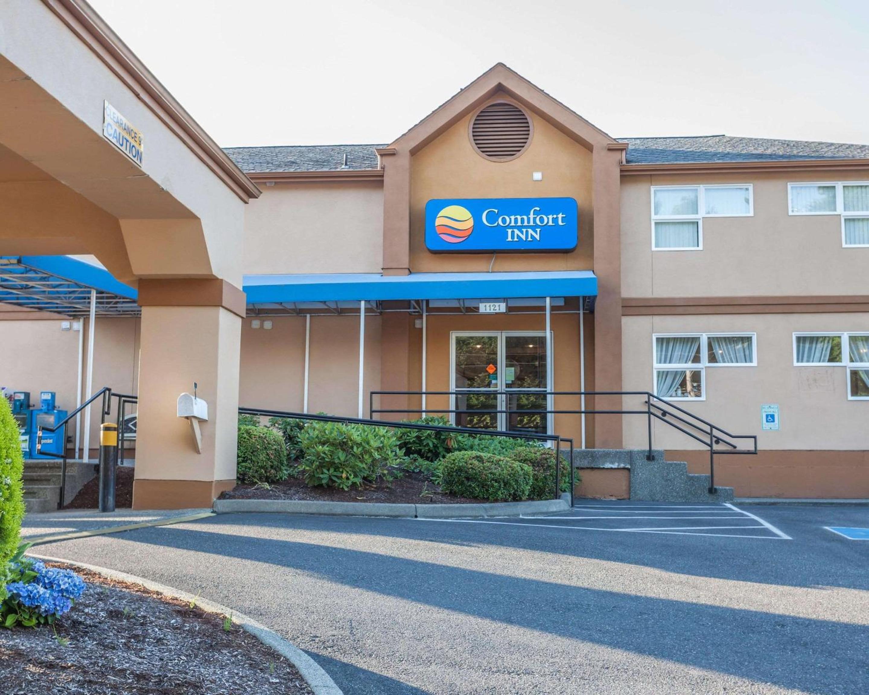 Comfort Inn On the Bay view 3