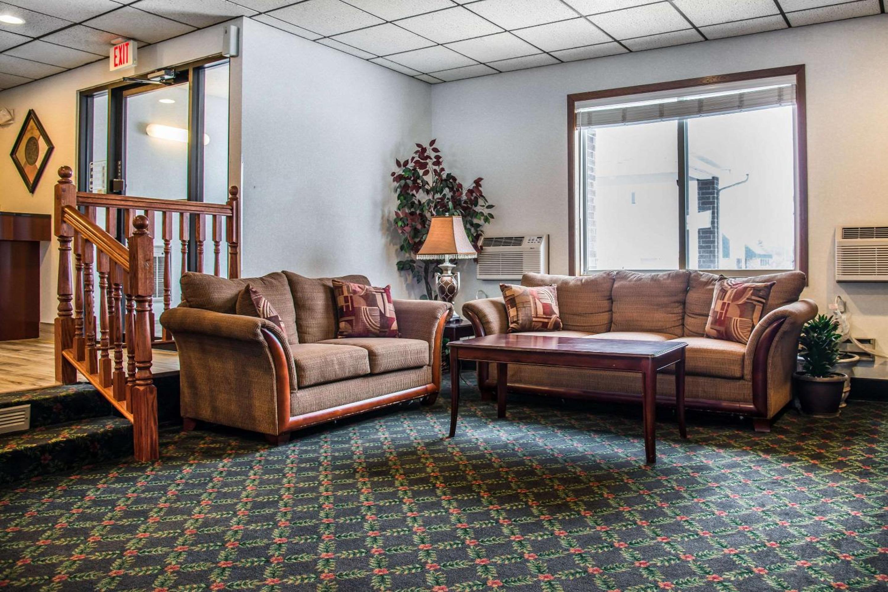 Hudson Inn & Suites view 2