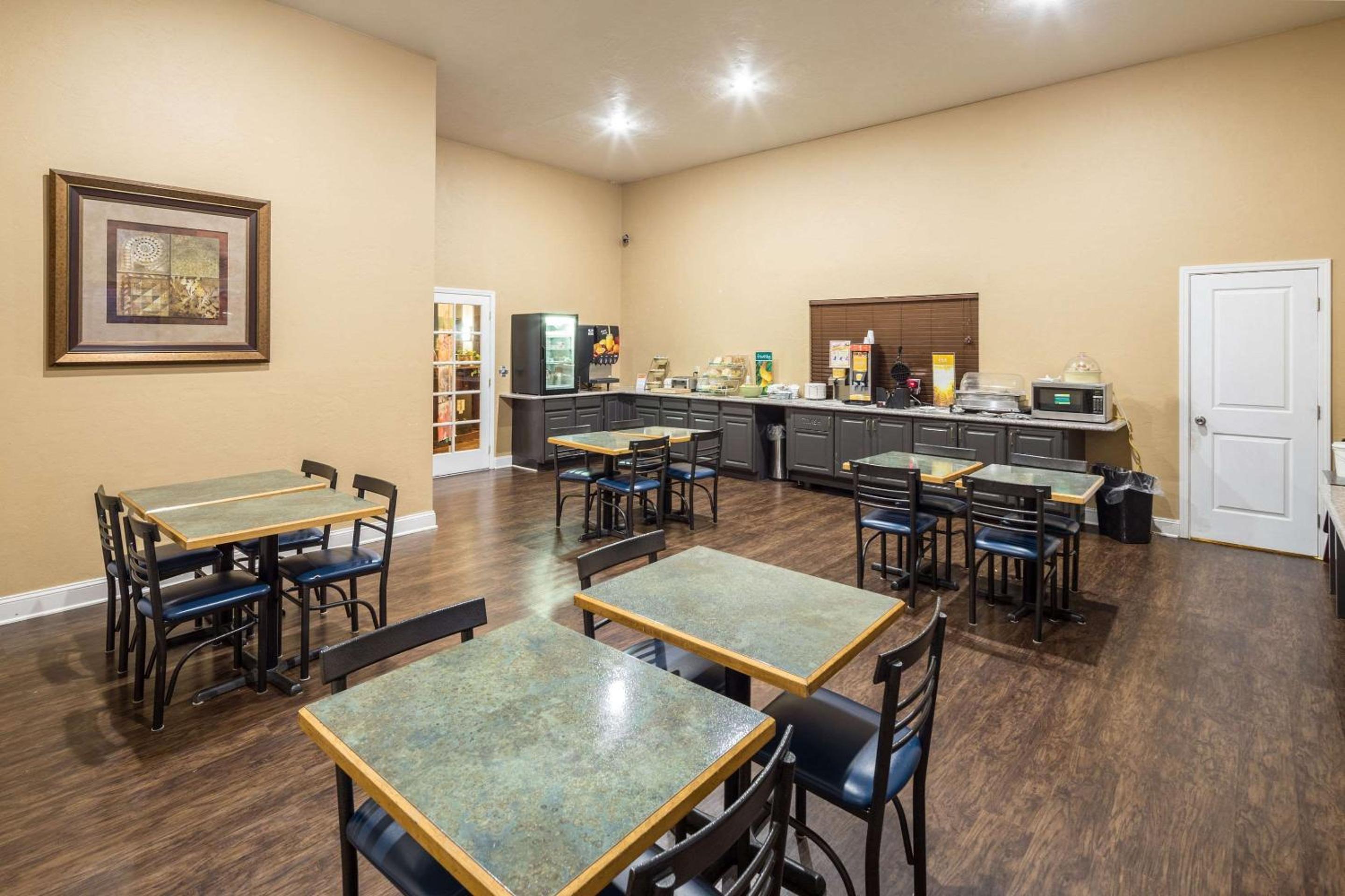 Moses Lake Vacations - Quality Inn - Property Image 27