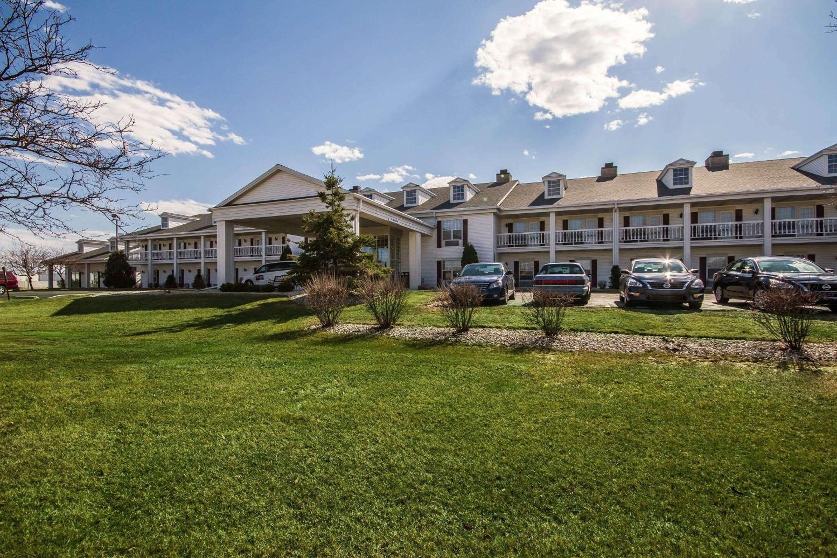 Comfort Inn Fond Du Lac view 2