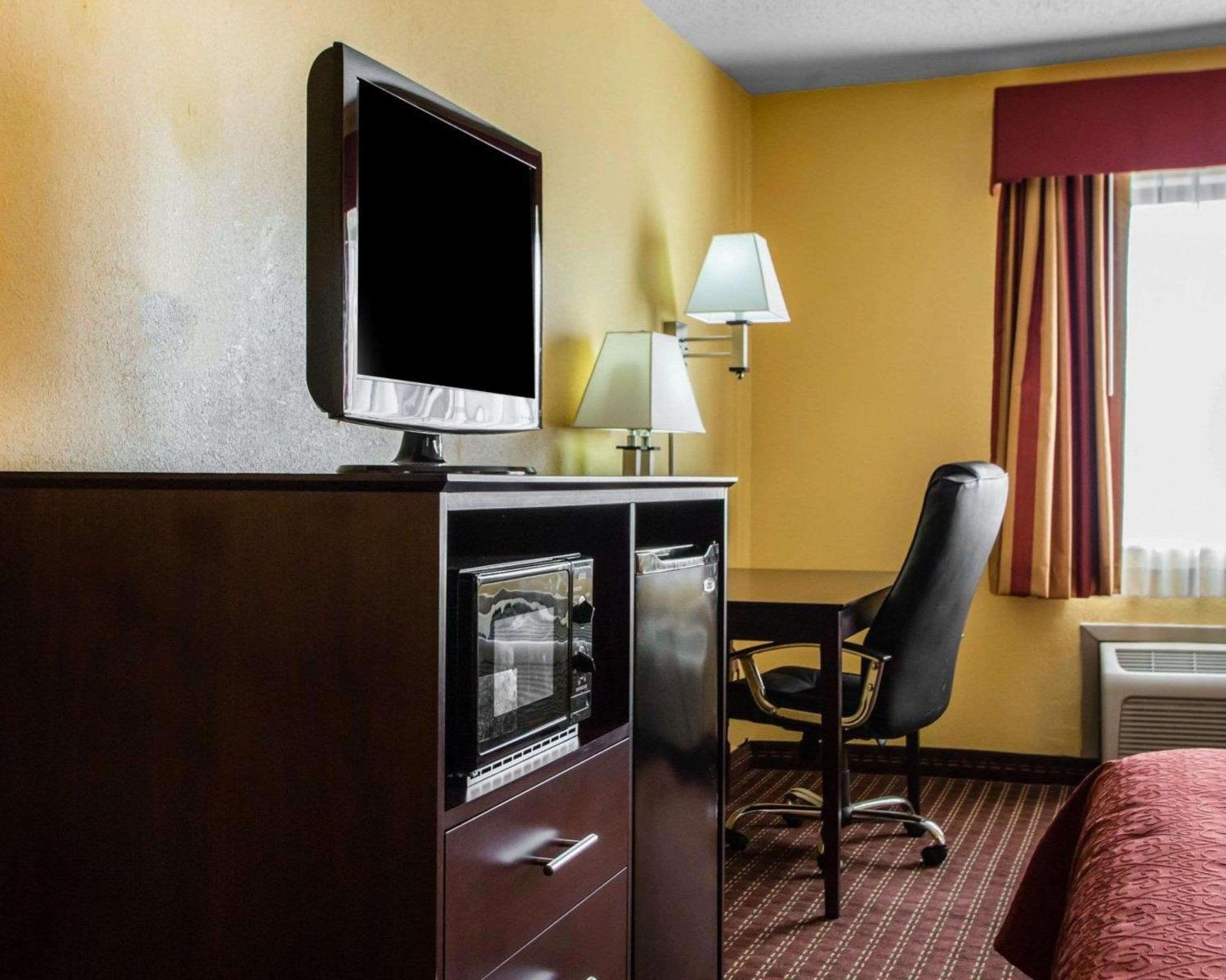 AmericInn by Wyndham Mosinee Central Wisconsin Airport view 2