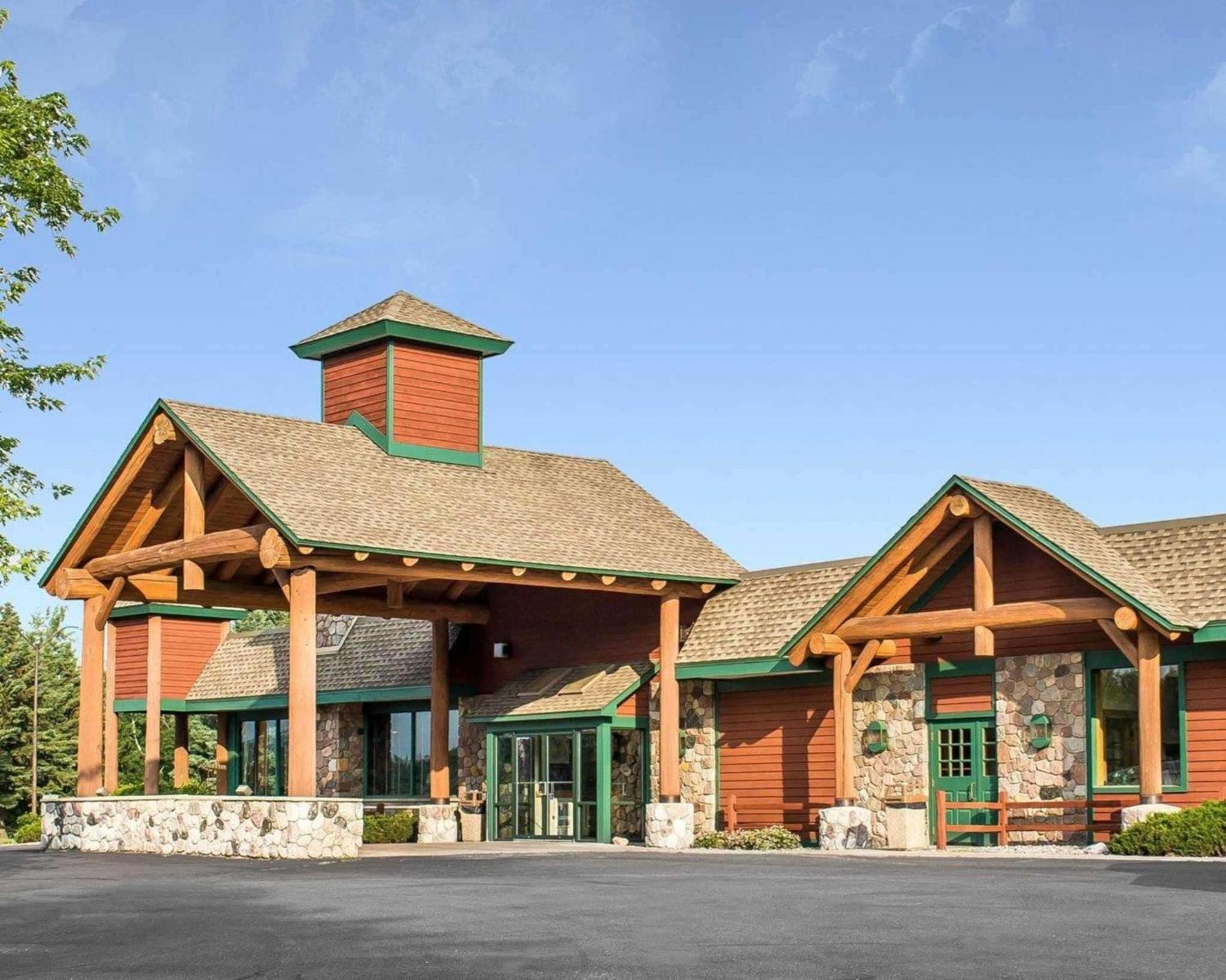 Quality Inn Rhinelander view 3